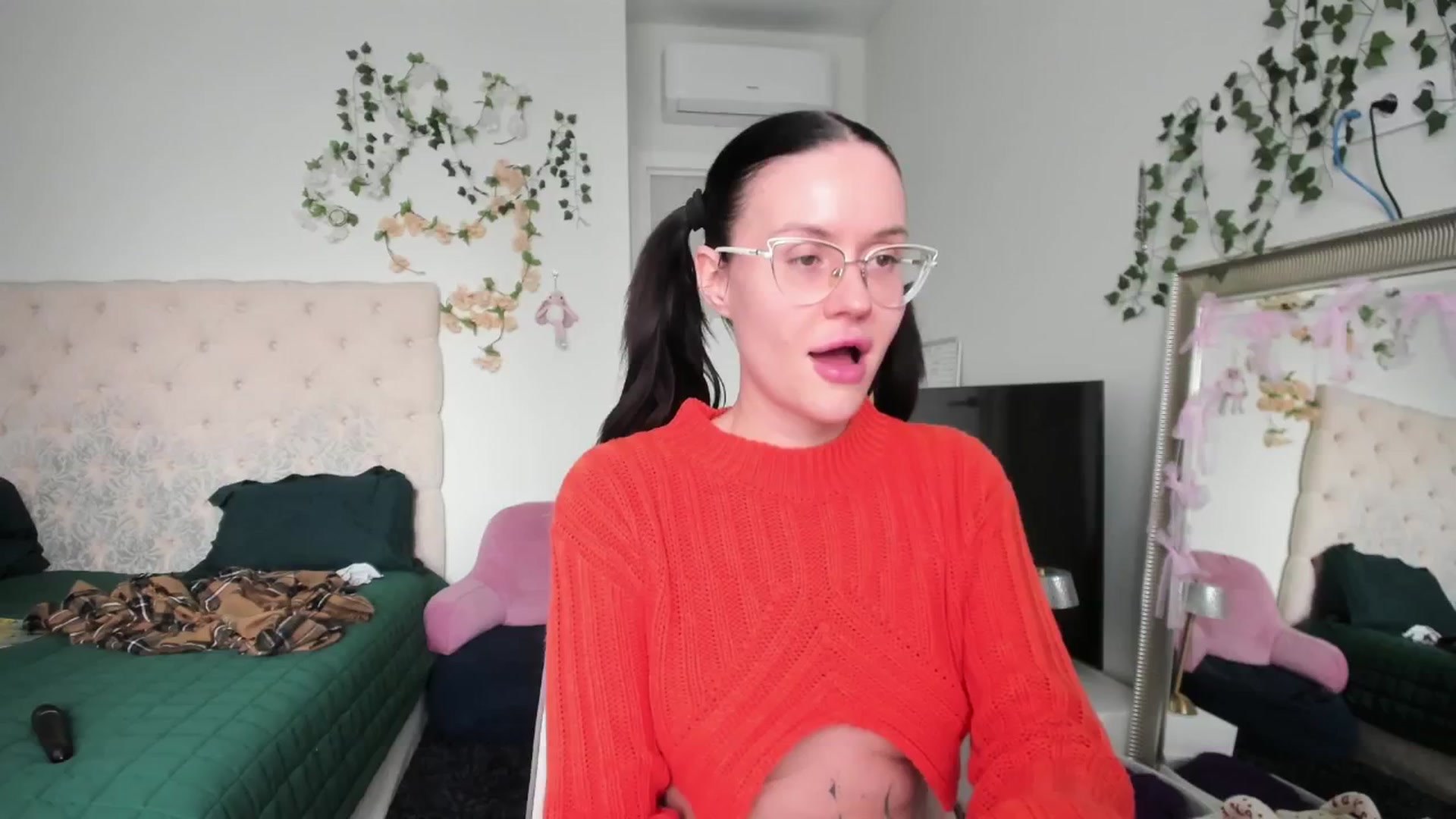 Gallery image thumbnail from Ellaaaa's myfreecams stream on, 03/23/2026, 12:57 image 20 of 20