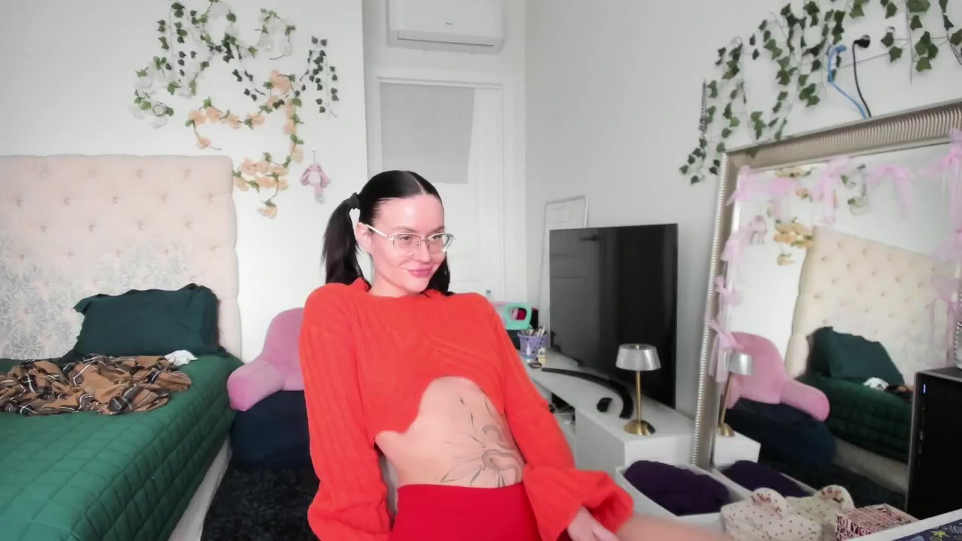 Gallery image thumbnail from Ellaaaa's myfreecams stream on, 03/23/2026, 12:57 image 18 of 20