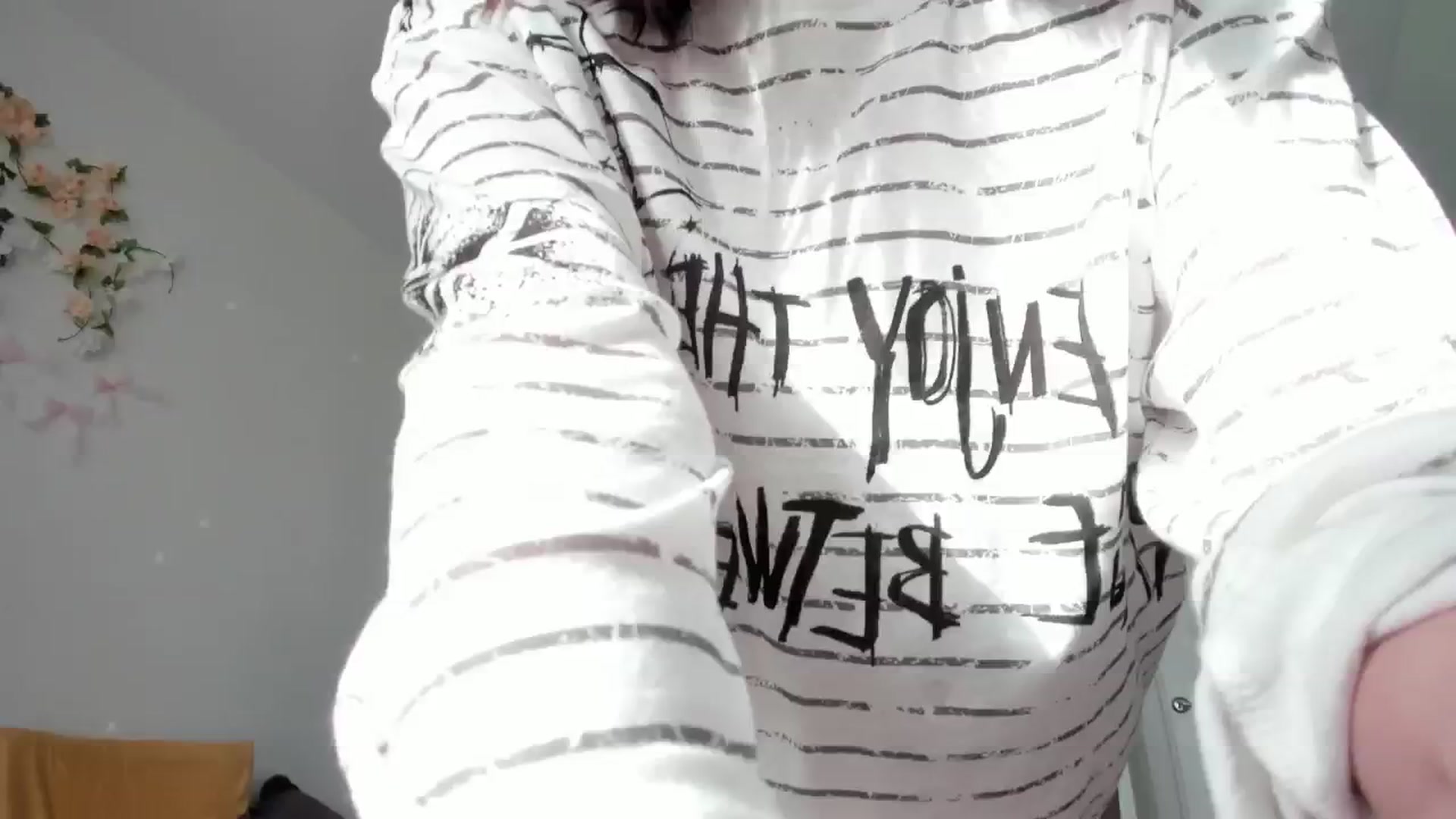 Gallery image thumbnail from Ellaaaa's myfreecams stream on, 04/10/2026, 14:35 image 1 of 20