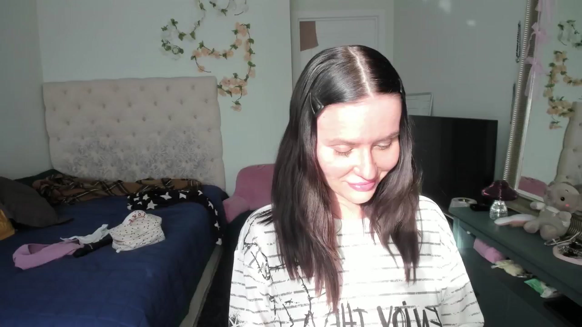 Gallery image thumbnail from Ellaaaa's myfreecams stream on, 04/10/2026, 14:35 image 3 of 20