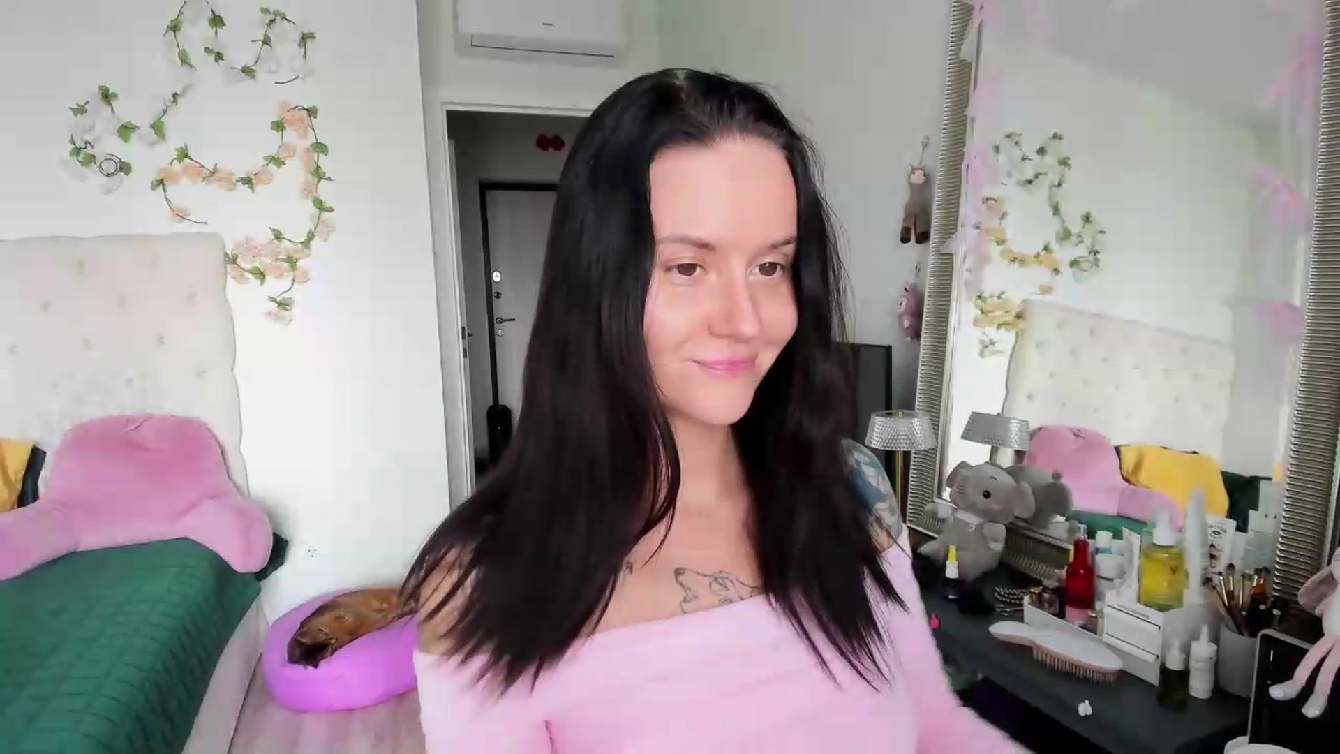 Gallery image thumbnail from Ellaaaa's myfreecams stream on, 07/26/2026, 09:21 image 6 of 20