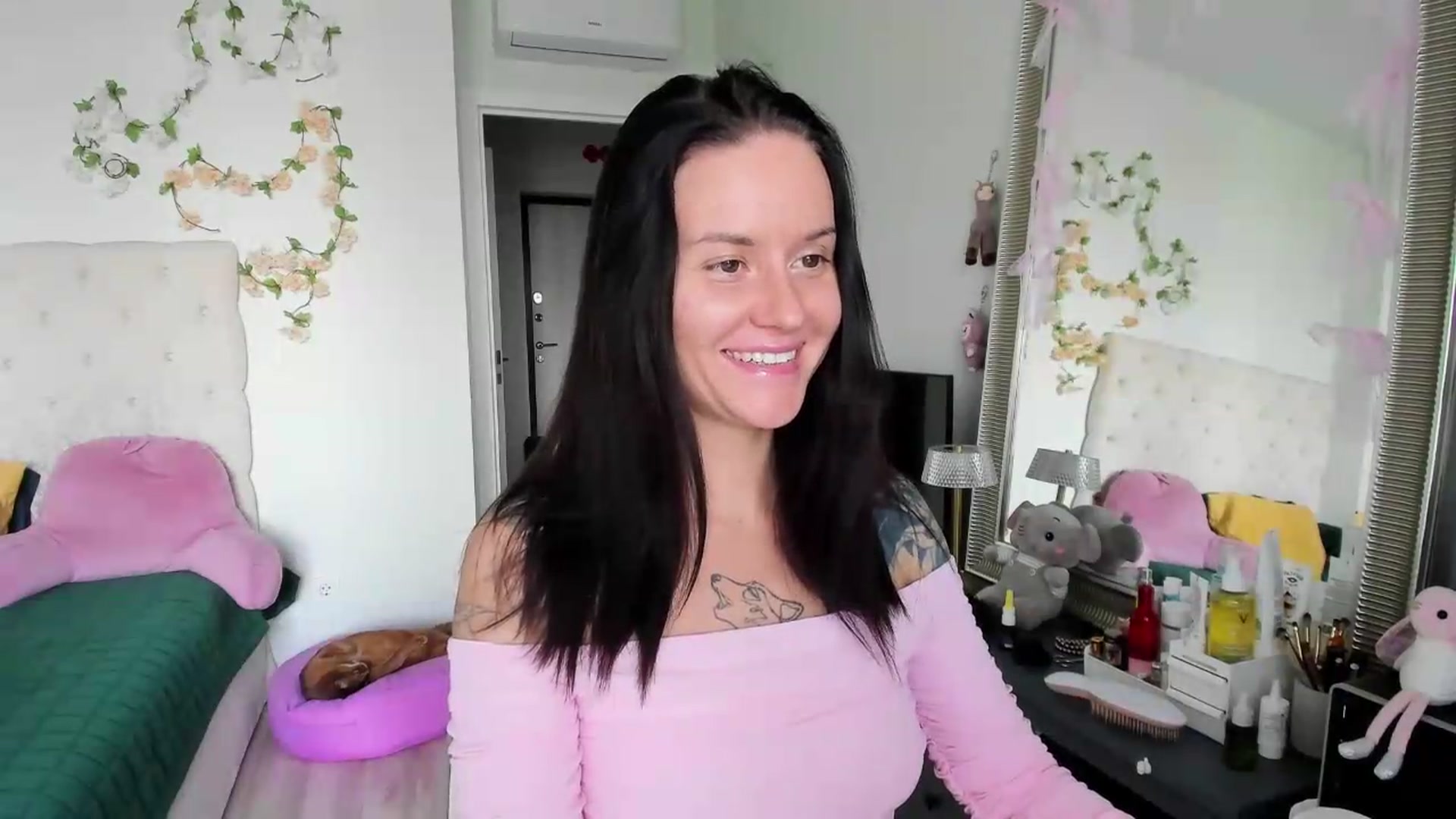 Gallery image thumbnail from Ellaaaa's myfreecams stream on, 07/26/2026, 09:21 image 2 of 20
