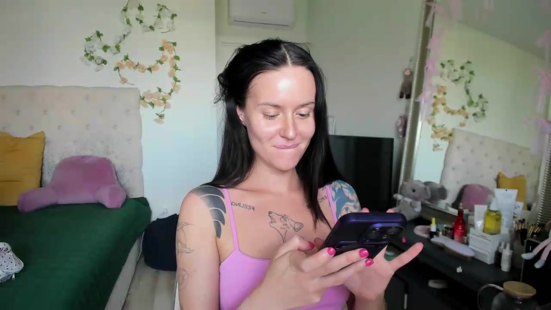 Gallery image thumbnail from Ellaaaa's myfreecams stream on, 07/29/2026, 09:15 image 20 of 20