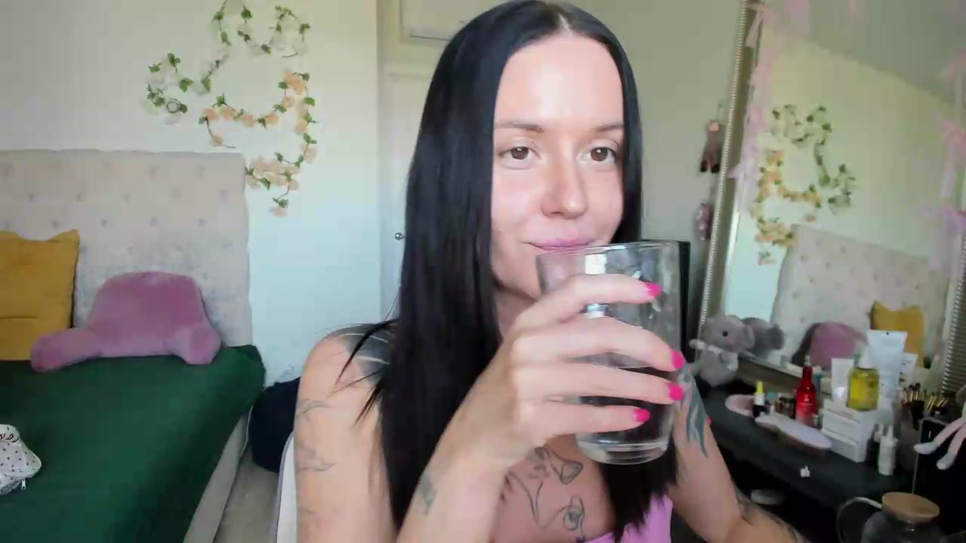 Gallery image thumbnail from Ellaaaa's myfreecams stream on, 07/29/2026, 09:15 image 16 of 20