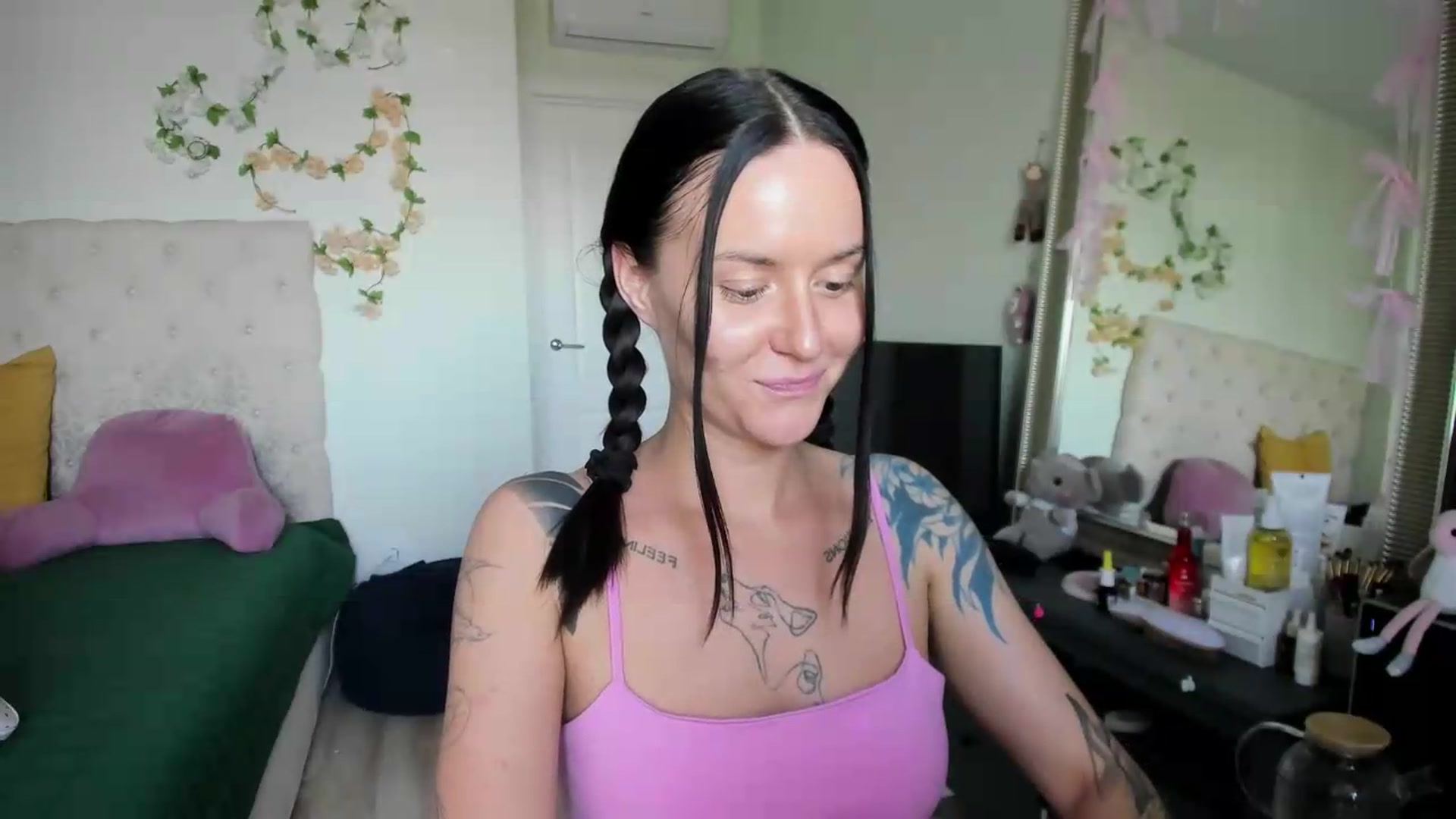 Gallery image thumbnail from Ellaaaa's myfreecams stream on, 07/29/2026, 09:15 image 4 of 20
