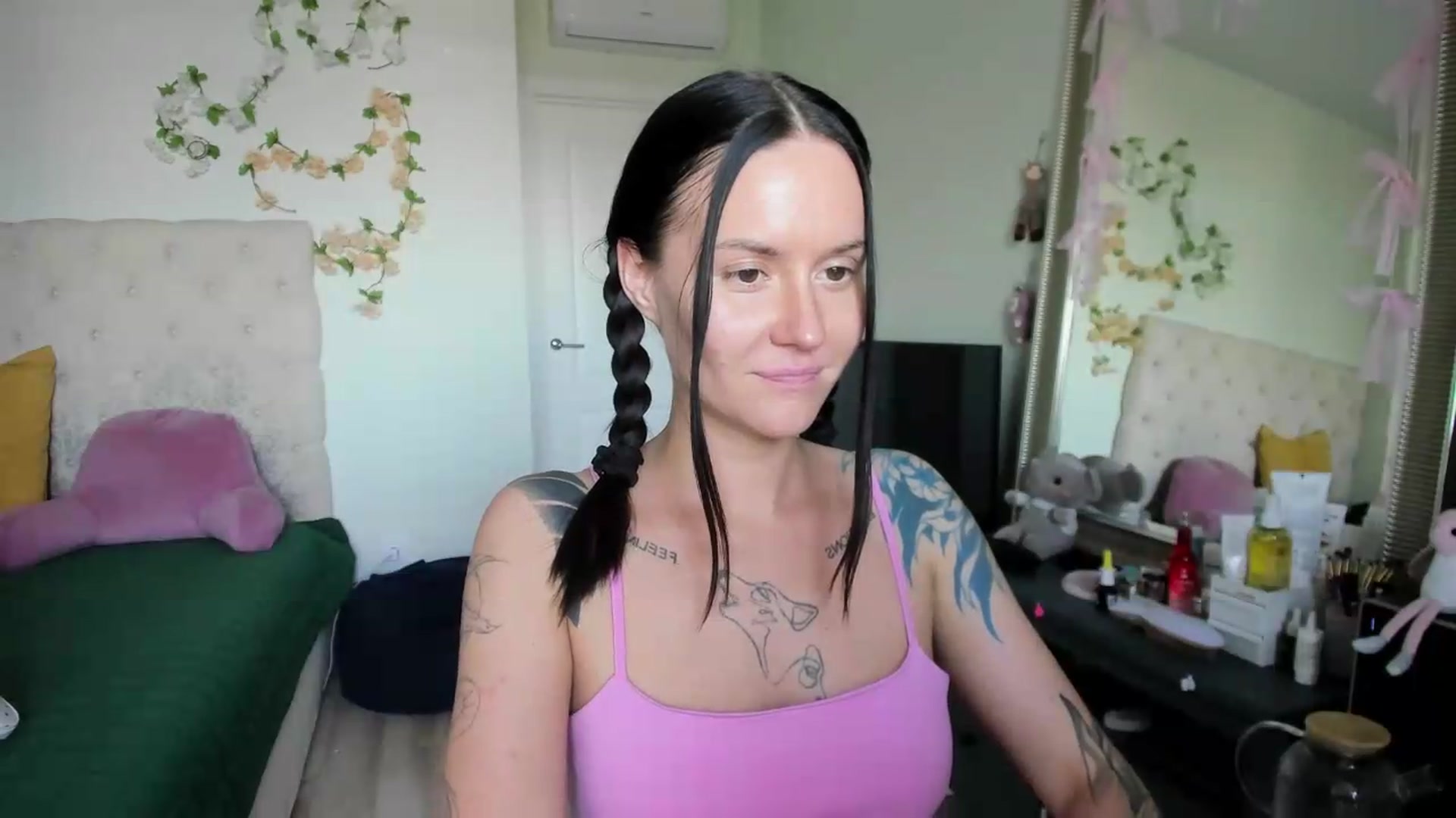 Gallery image thumbnail from Ellaaaa's myfreecams stream on, 07/29/2026, 09:15 image 3 of 20