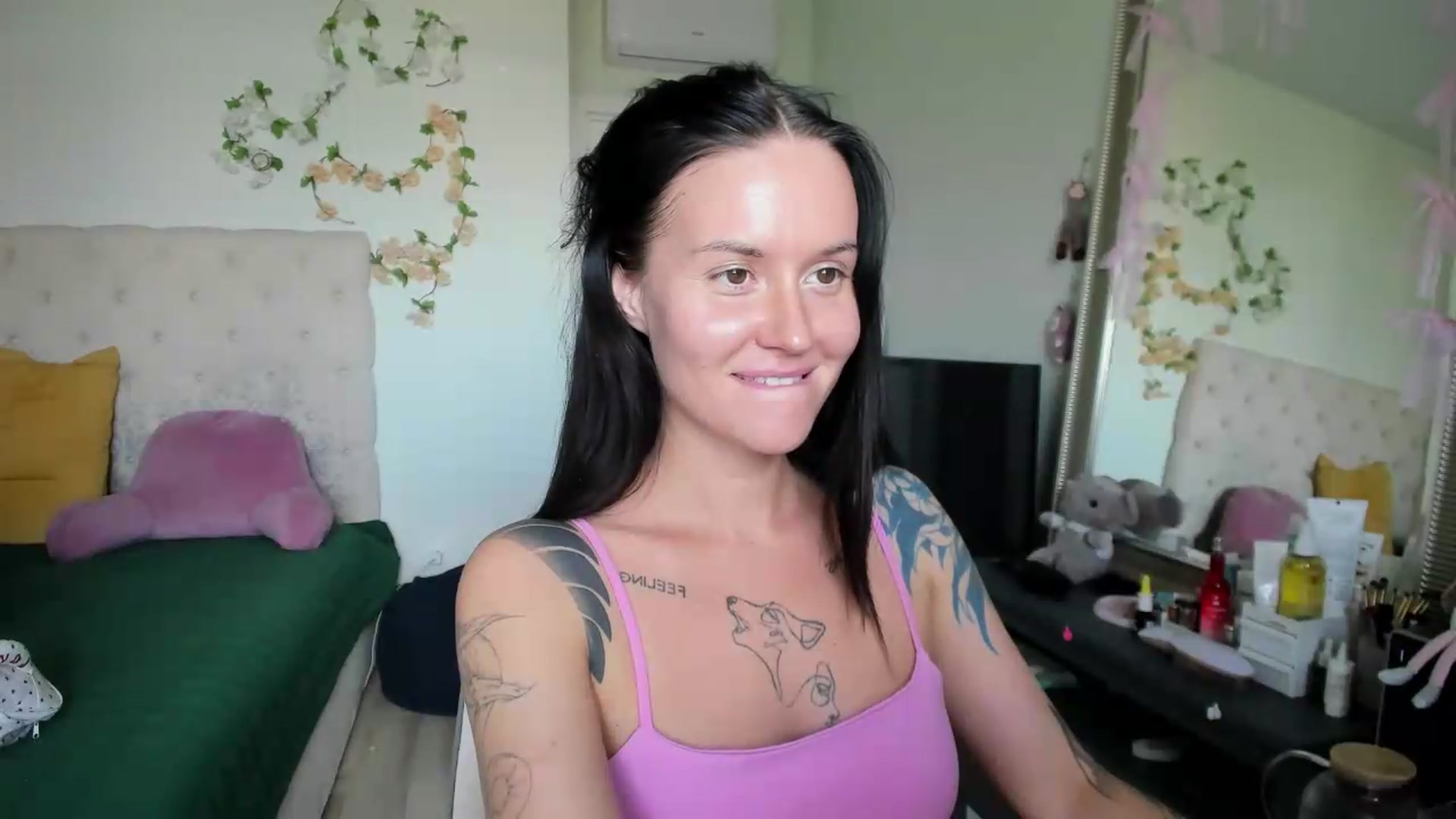 Gallery image thumbnail from Ellaaaa's myfreecams stream on, 07/29/2026, 09:15 image 19 of 20