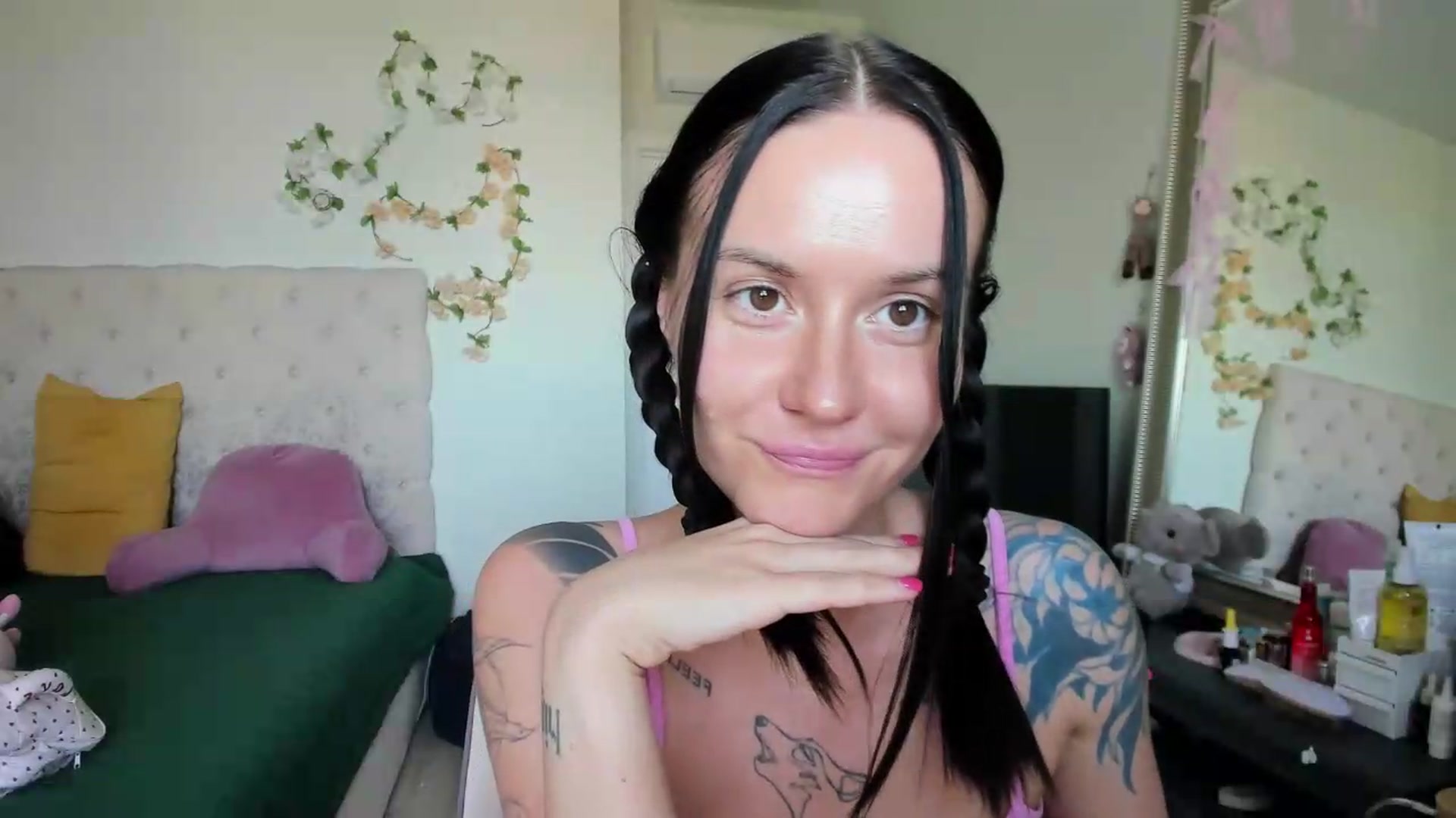 Gallery image thumbnail from Ellaaaa's myfreecams stream on, 07/29/2026, 09:15 image 12 of 20