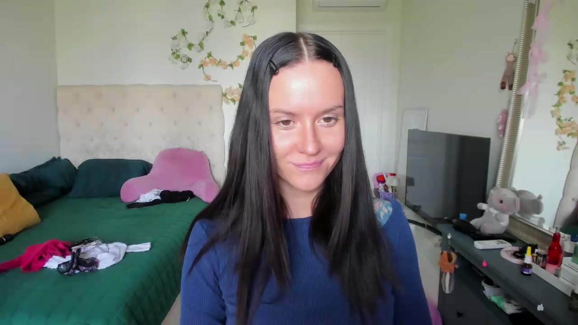 Gallery image thumbnail from Ellaaaa's myfreecams stream on, 08/05/2026, 09:24 image 7 of 20