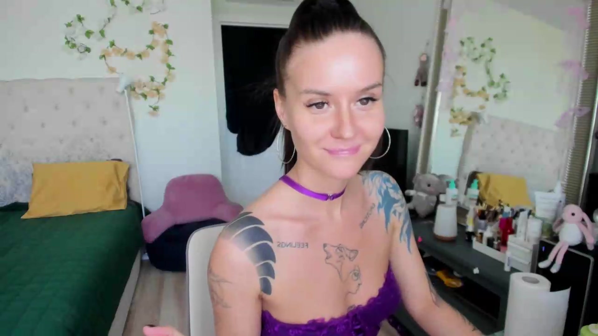 Gallery image thumbnail from Ellaaaa's myfreecams stream on, 08/26/2026, 10:00 image 7 of 20