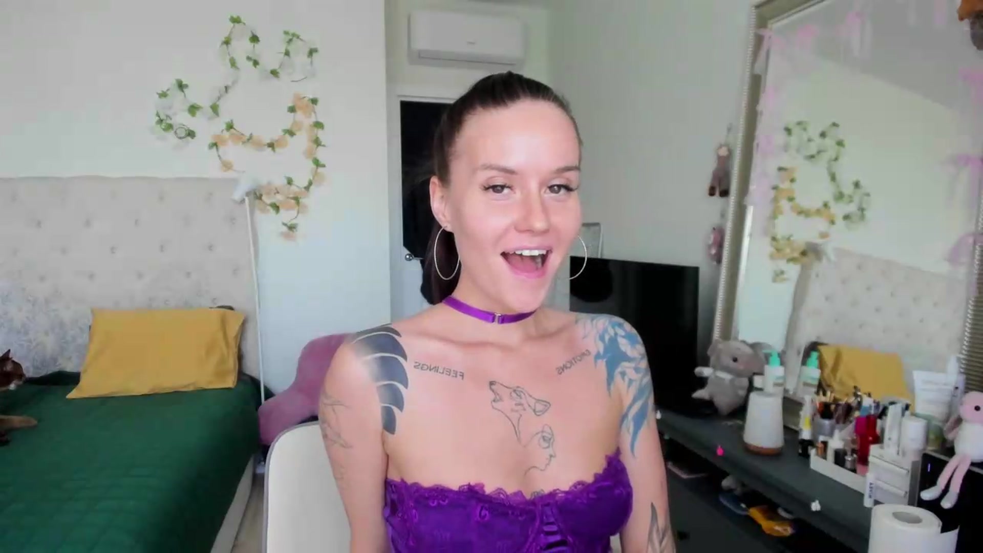 Gallery image thumbnail from Ellaaaa's myfreecams stream on, 08/26/2026, 10:11 image 10 of 20