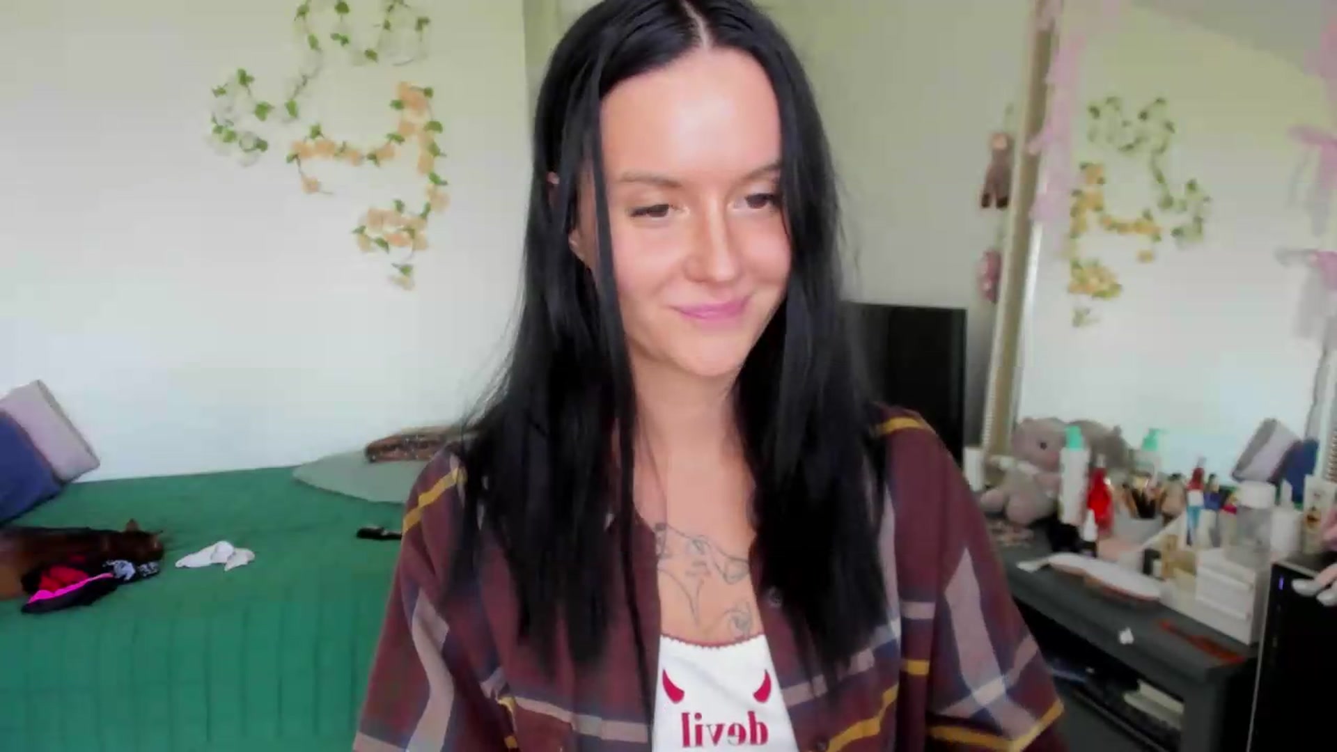 Gallery image thumbnail from Ellaaaa's myfreecams stream on, 09/14/2026, 10:48 image 17 of 20