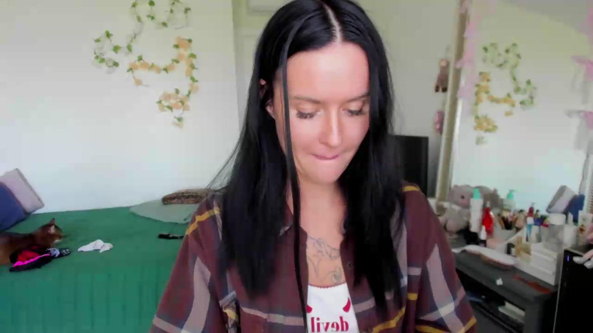 Gallery image thumbnail from Ellaaaa's myfreecams stream on, 09/14/2026, 10:48 image 14 of 20