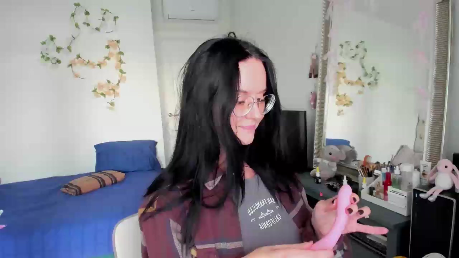Gallery image thumbnail from Ellaaaa's myfreecams stream on, 09/15/2026, 14:58 image 20 of 20