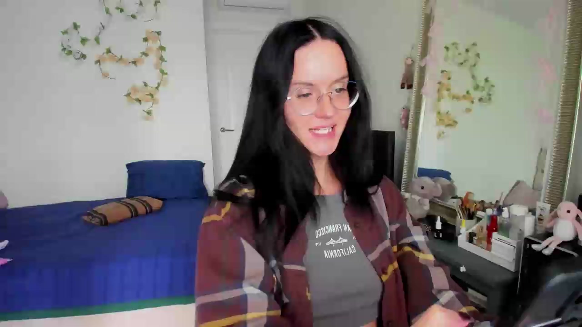 Gallery image thumbnail from Ellaaaa's myfreecams stream on, 09/15/2026, 14:58 image 1 of 20