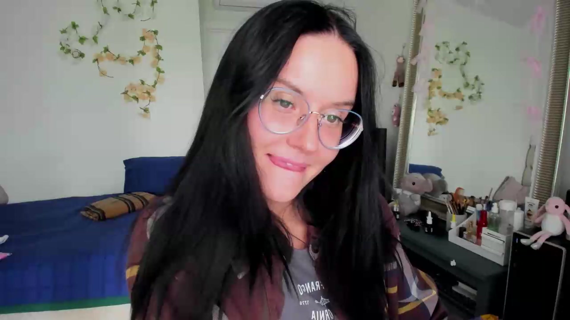 Gallery image thumbnail from Ellaaaa's myfreecams stream on, 09/15/2026, 14:58 image 2 of 20