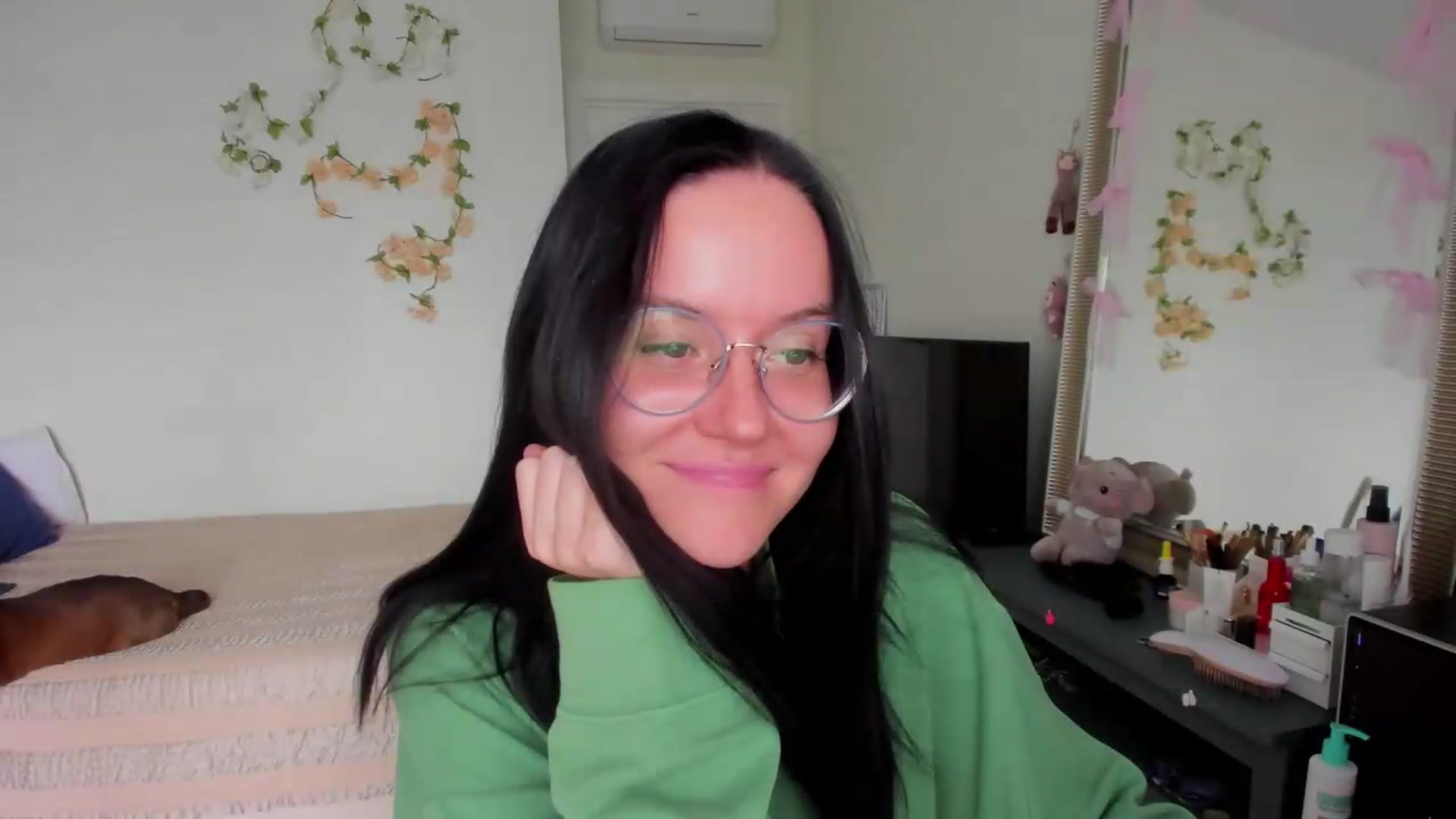 Gallery image thumbnail from Ellaaaa's myfreecams stream on, 09/20/2026, 10:58 image 3 of 20