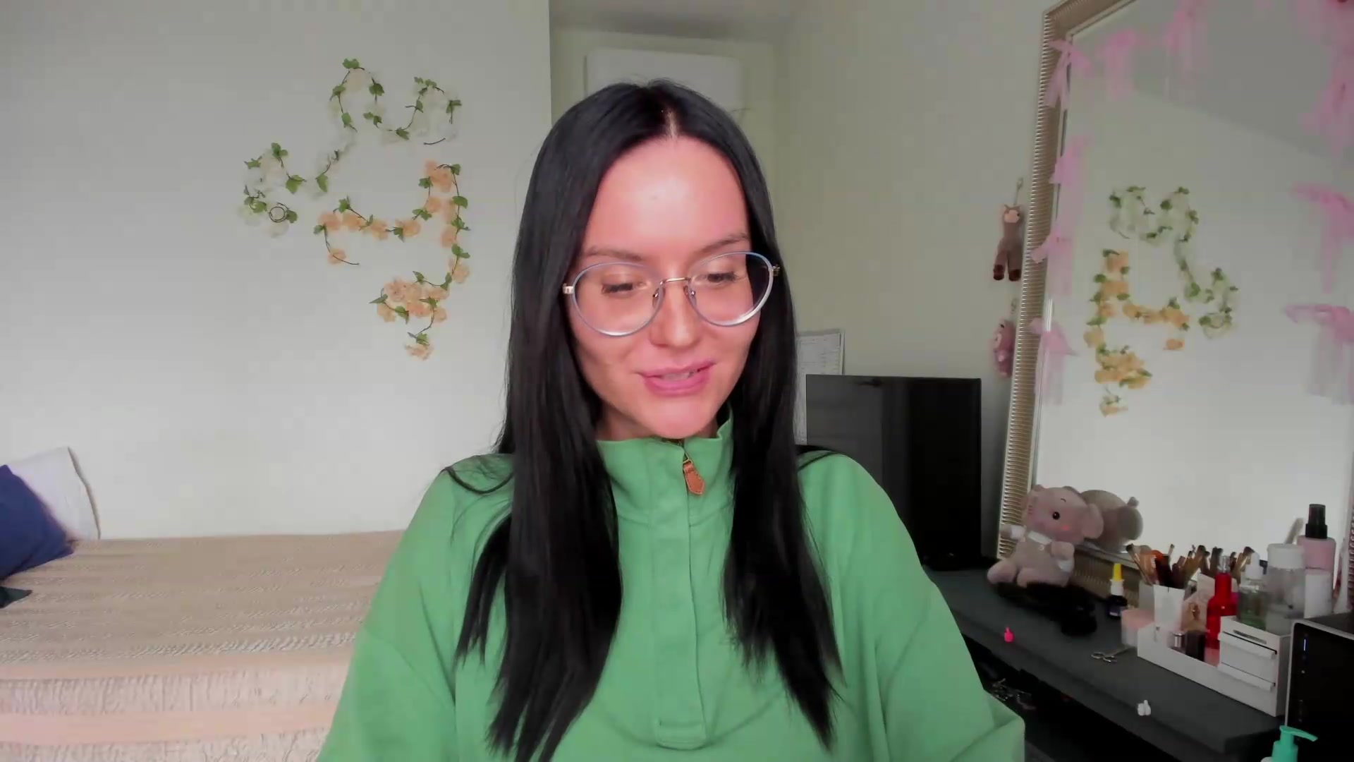 Gallery image thumbnail from Ellaaaa's myfreecams stream on, 09/20/2026, 10:58 image 19 of 20