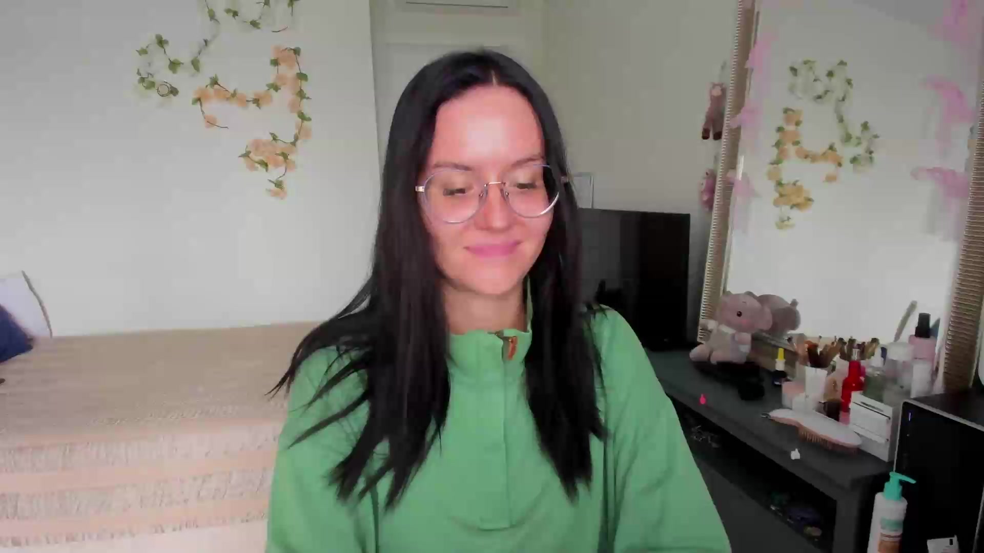 Gallery image thumbnail from Ellaaaa's myfreecams stream on, 09/20/2026, 10:58 image 10 of 20