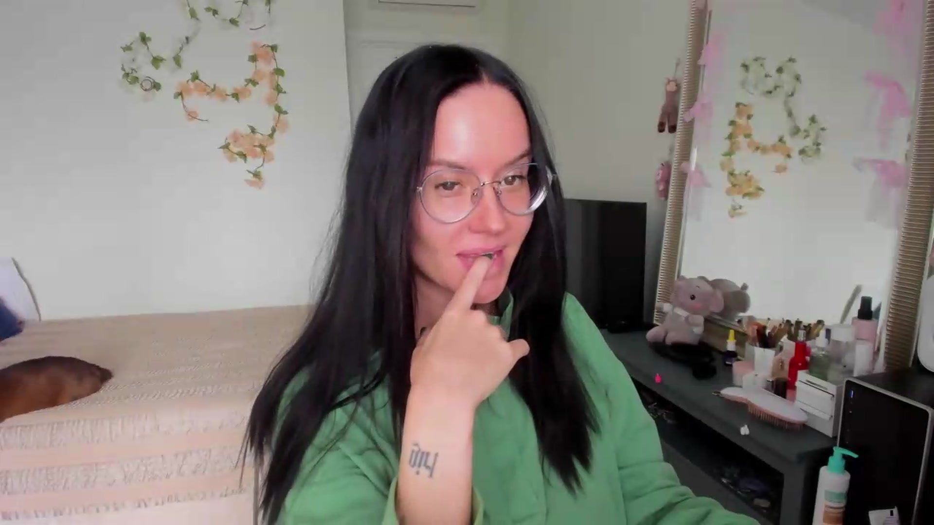 Gallery image thumbnail from Ellaaaa's myfreecams stream on, 09/20/2026, 10:58 image 4 of 20
