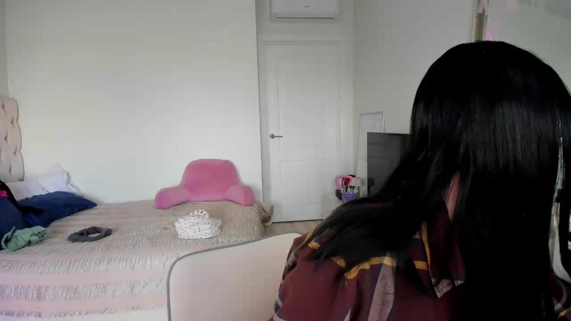 Gallery image thumbnail from Ellaaaa's myfreecams stream on, 09/21/2026, 13:21 image 3 of 20