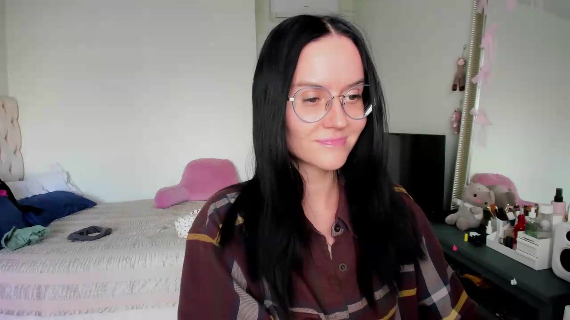 Gallery image thumbnail from Ellaaaa's myfreecams stream on, 09/21/2026, 13:21 image 2 of 20