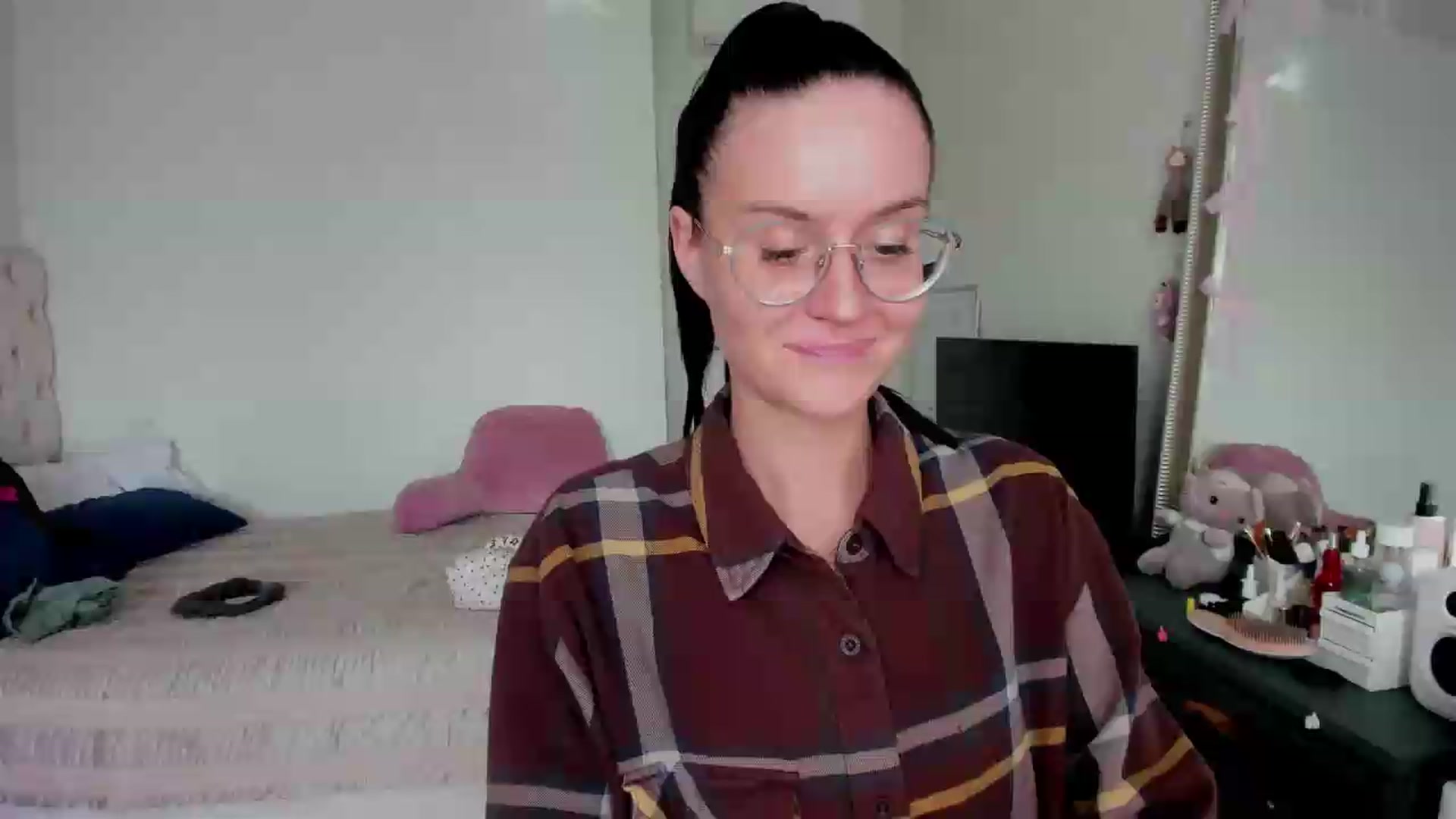 Gallery image thumbnail from Ellaaaa's myfreecams stream on, 09/21/2026, 13:21 image 19 of 20