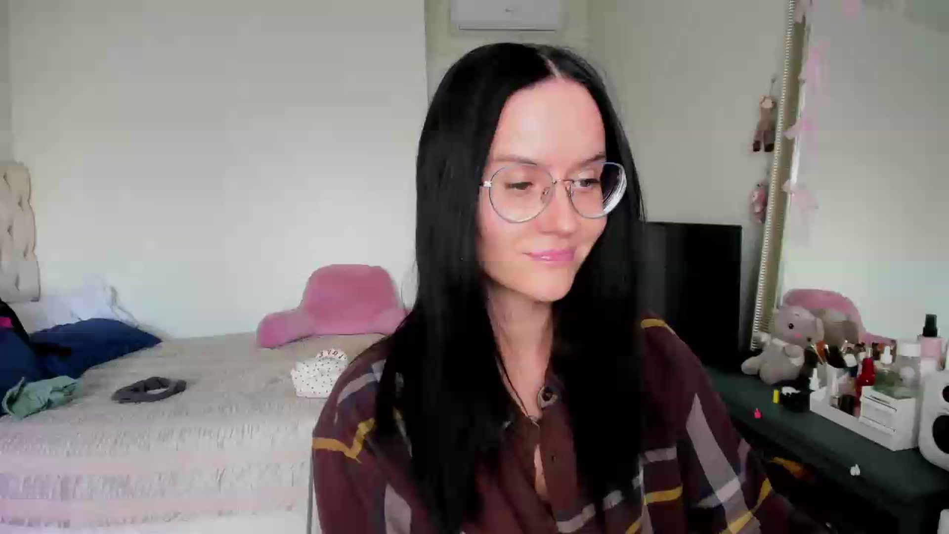 Gallery image thumbnail from Ellaaaa's myfreecams stream on, 09/21/2026, 13:21 image 1 of 20