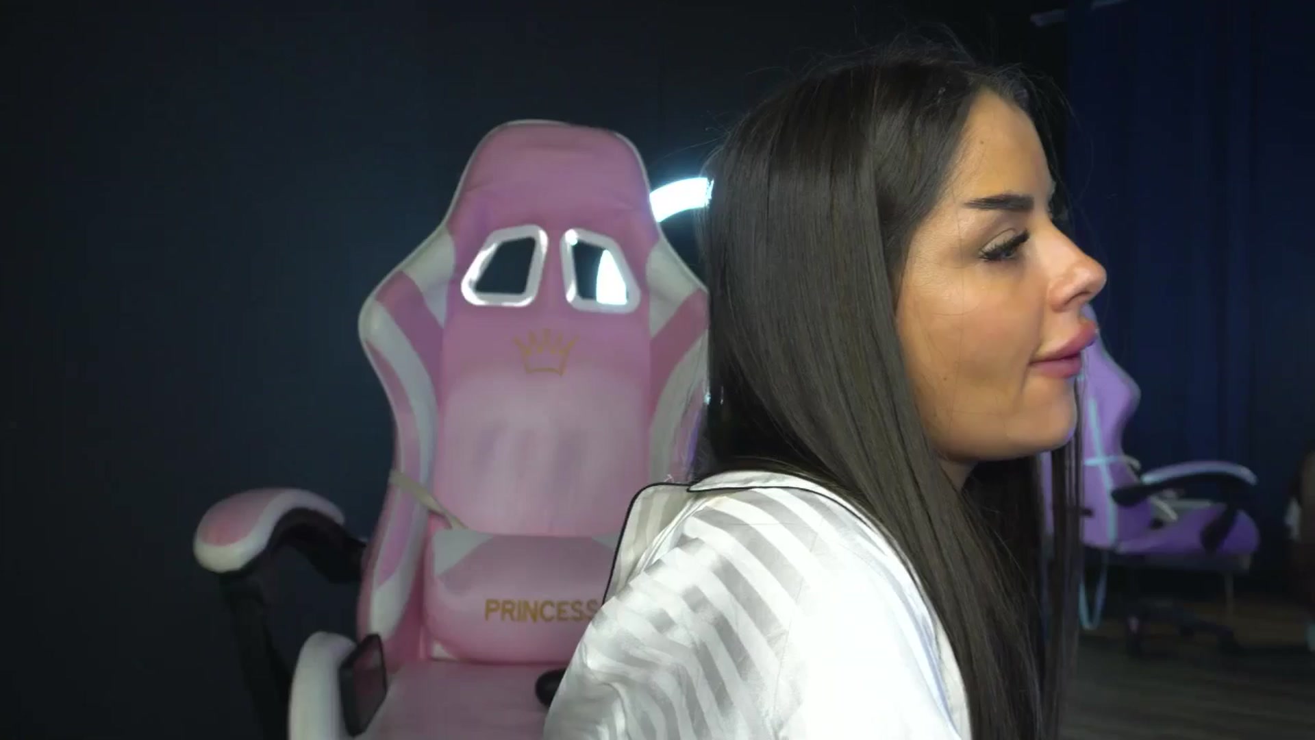 Gallery image thumbnail from Ellaacandy's myfreecams stream on, 04/03/2025, 13:48 image 5 of 20
