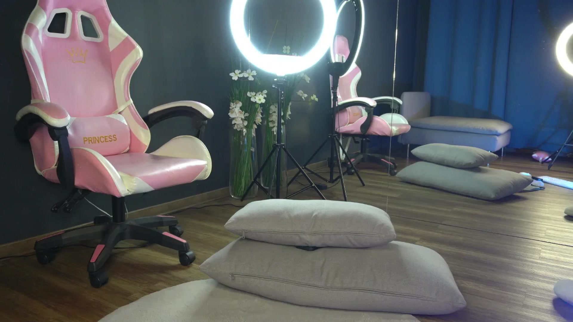 Gallery image thumbnail from Ellaacandy's myfreecams stream on, 04/04/2025, 09:39 image 7 of 20