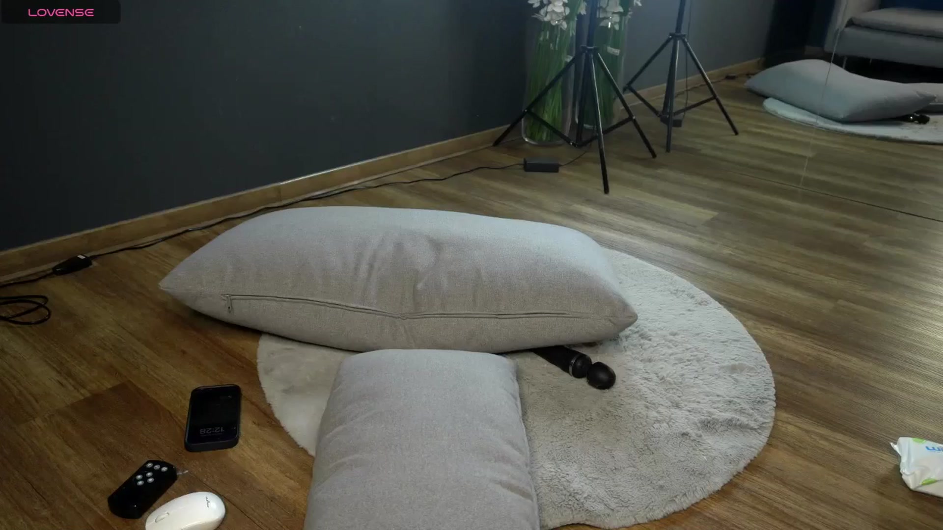 Gallery image thumbnail from Ellaacandy's myfreecams stream on, 04/20/2025, 11:36 image 13 of 20