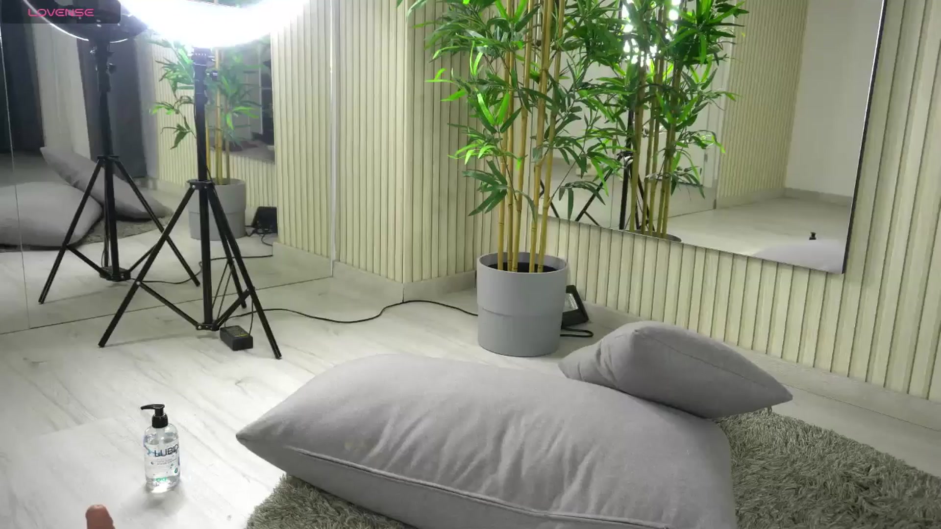 Gallery image thumbnail from Ellaacandy's myfreecams stream on, 05/03/2025, 13:20 image 11 of 20