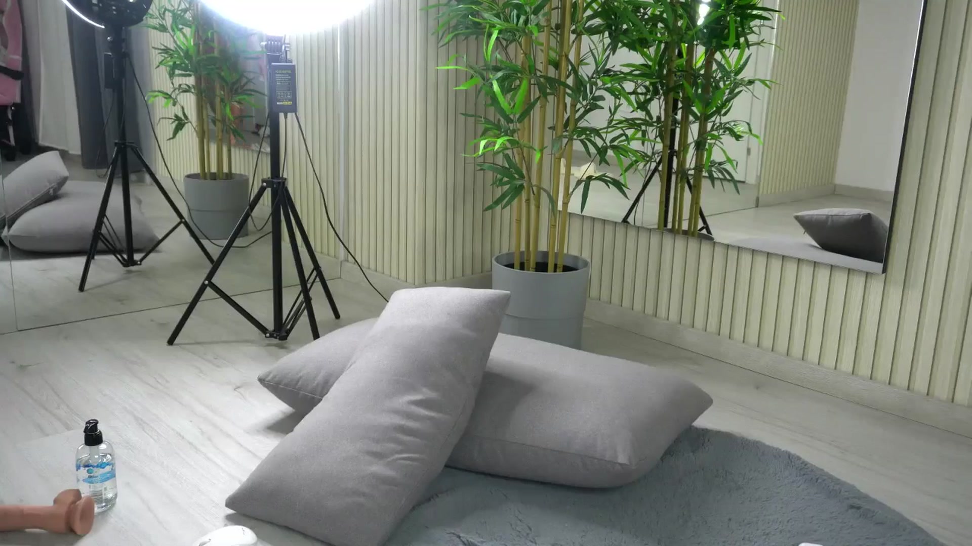 Gallery image thumbnail from Ellaacandy's myfreecams stream on, 05/05/2025, 10:50 image 19 of 20