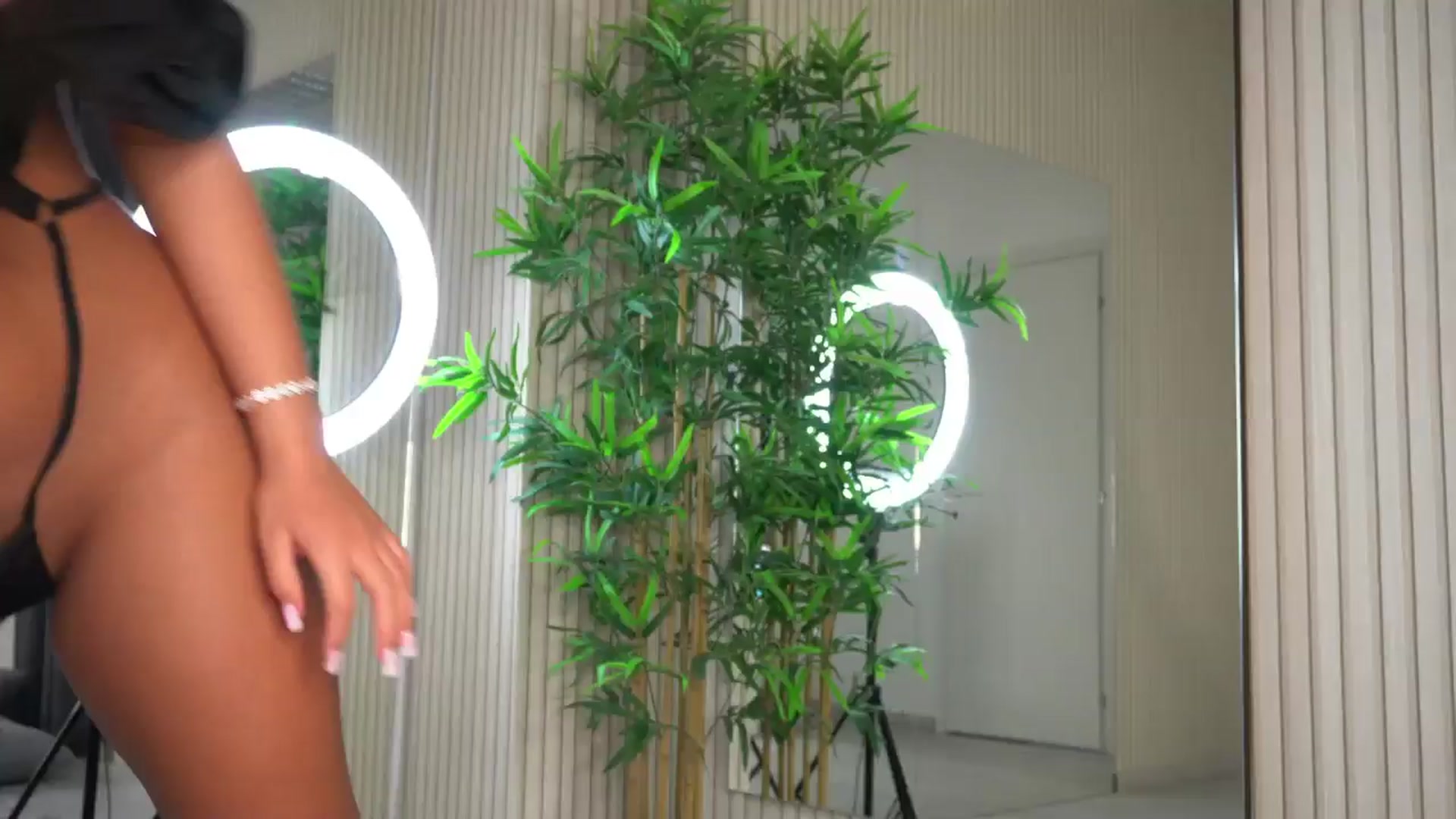 Gallery image thumbnail from Ellaacandy's myfreecams stream on, 05/27/2025, 12:06 image 1 of 20