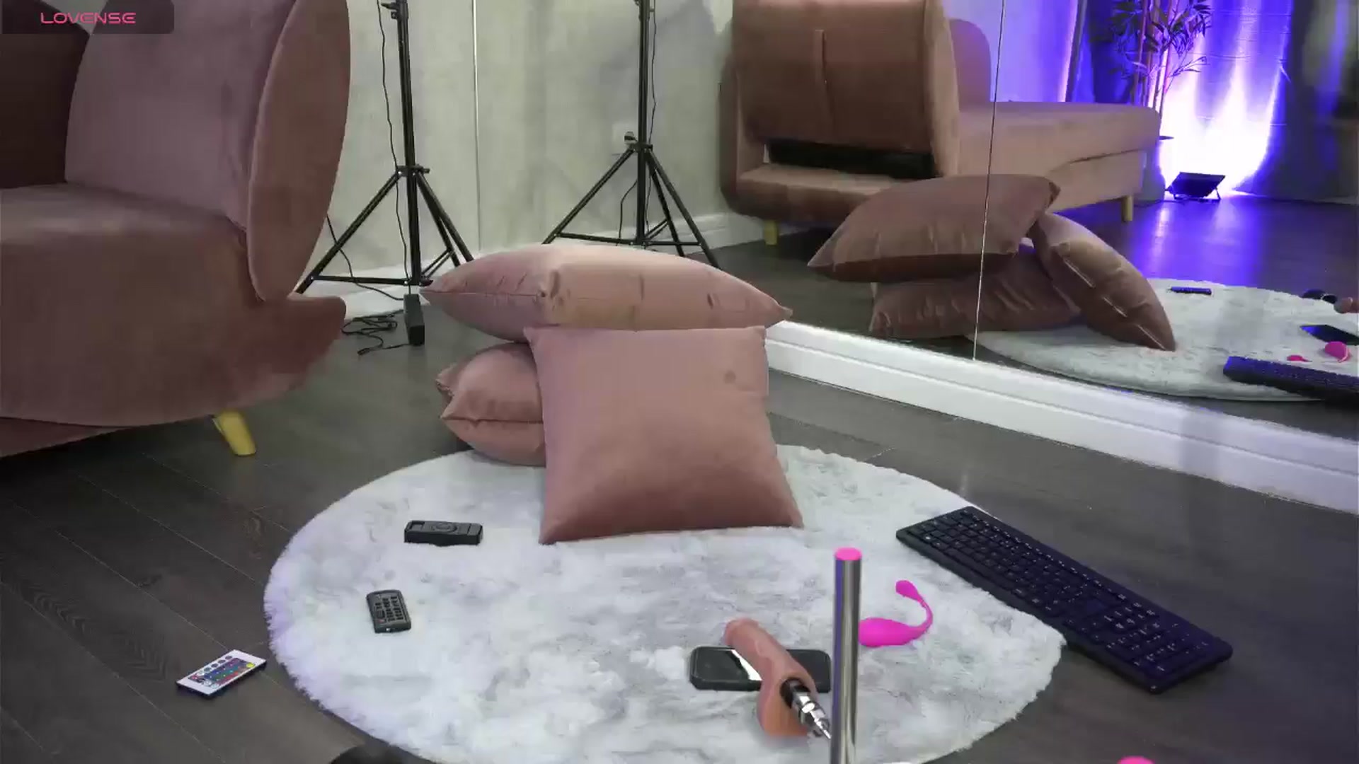 Gallery image thumbnail from Ellaacandy's myfreecams stream on, 05/28/2025, 07:38 image 7 of 20