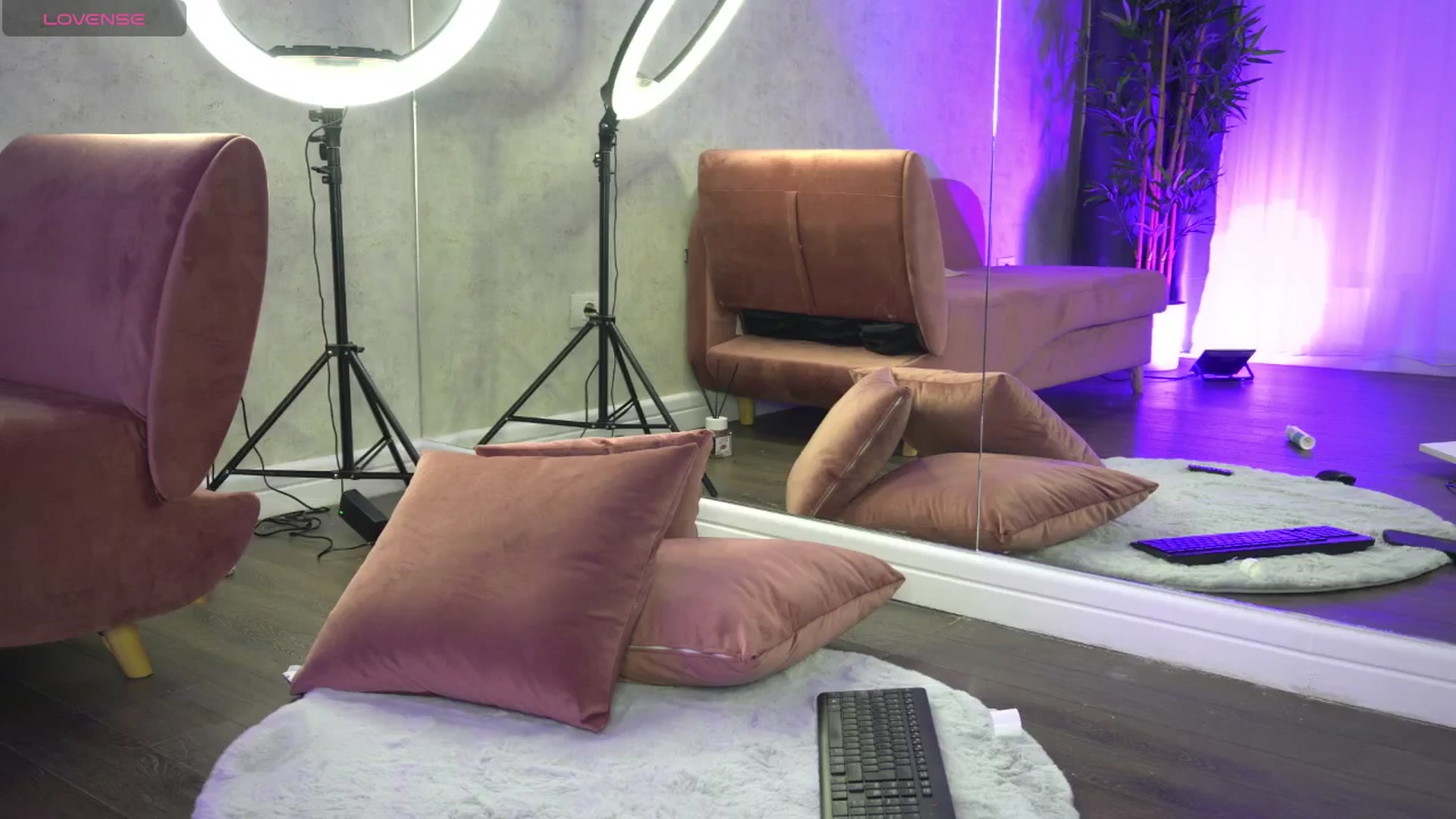 Gallery image thumbnail from Ellaacandy's myfreecams stream on, 05/30/2025, 09:26 image 8 of 20