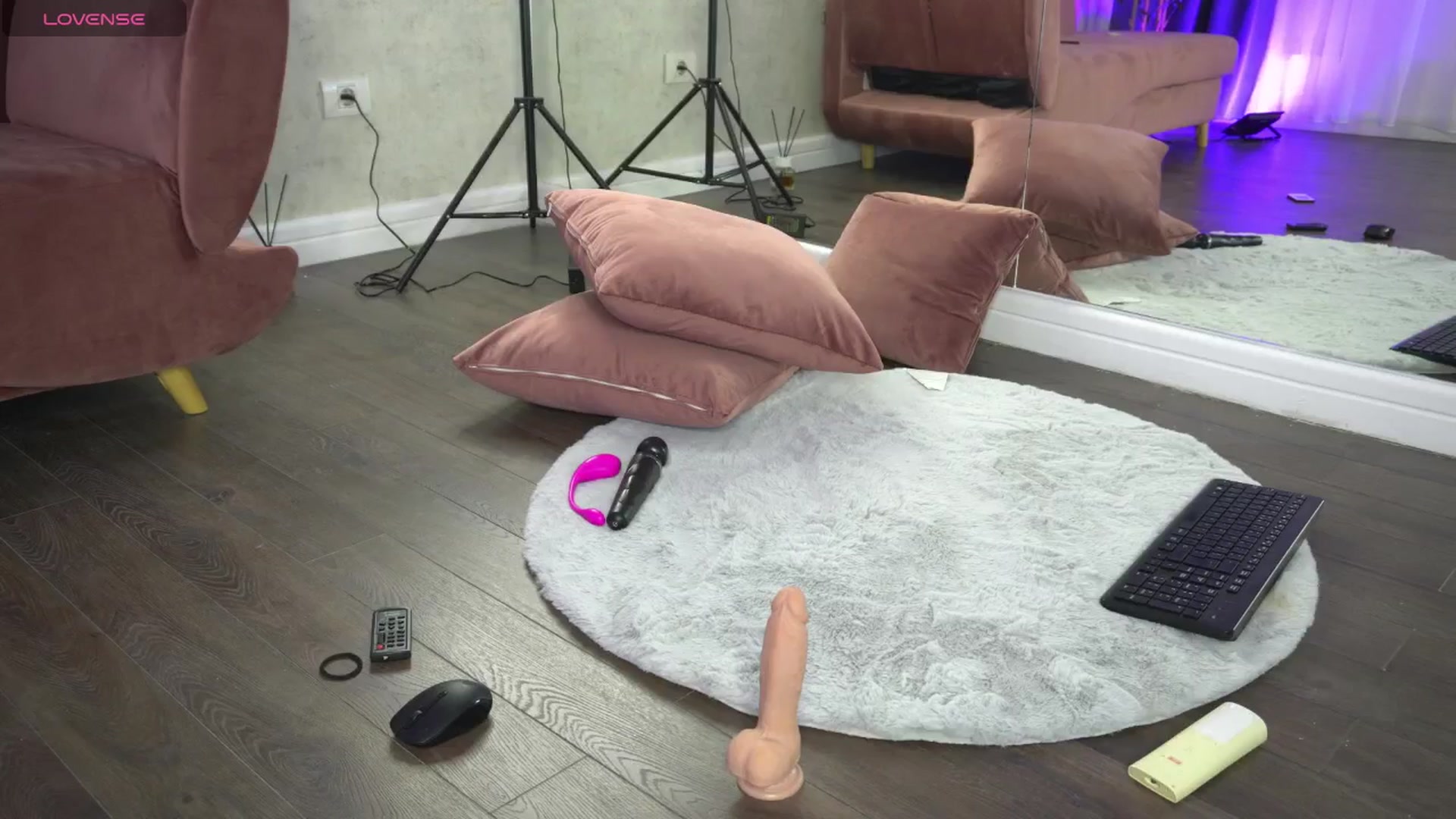 Gallery image thumbnail from Ellaacandy's myfreecams stream on, 06/03/2025, 11:33 image 16 of 20