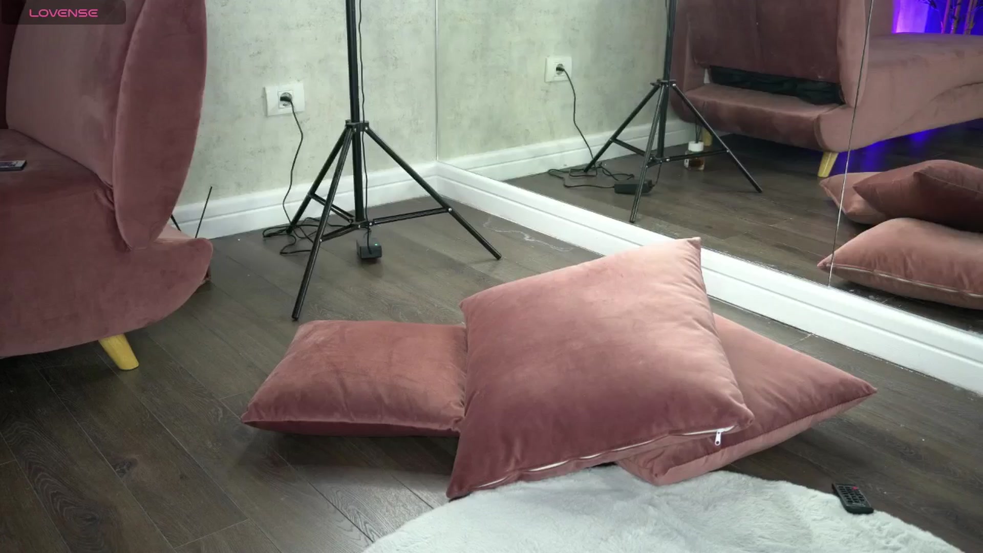 Gallery image thumbnail from Ellaacandy's myfreecams stream on, 06/05/2025, 12:45 image 14 of 20