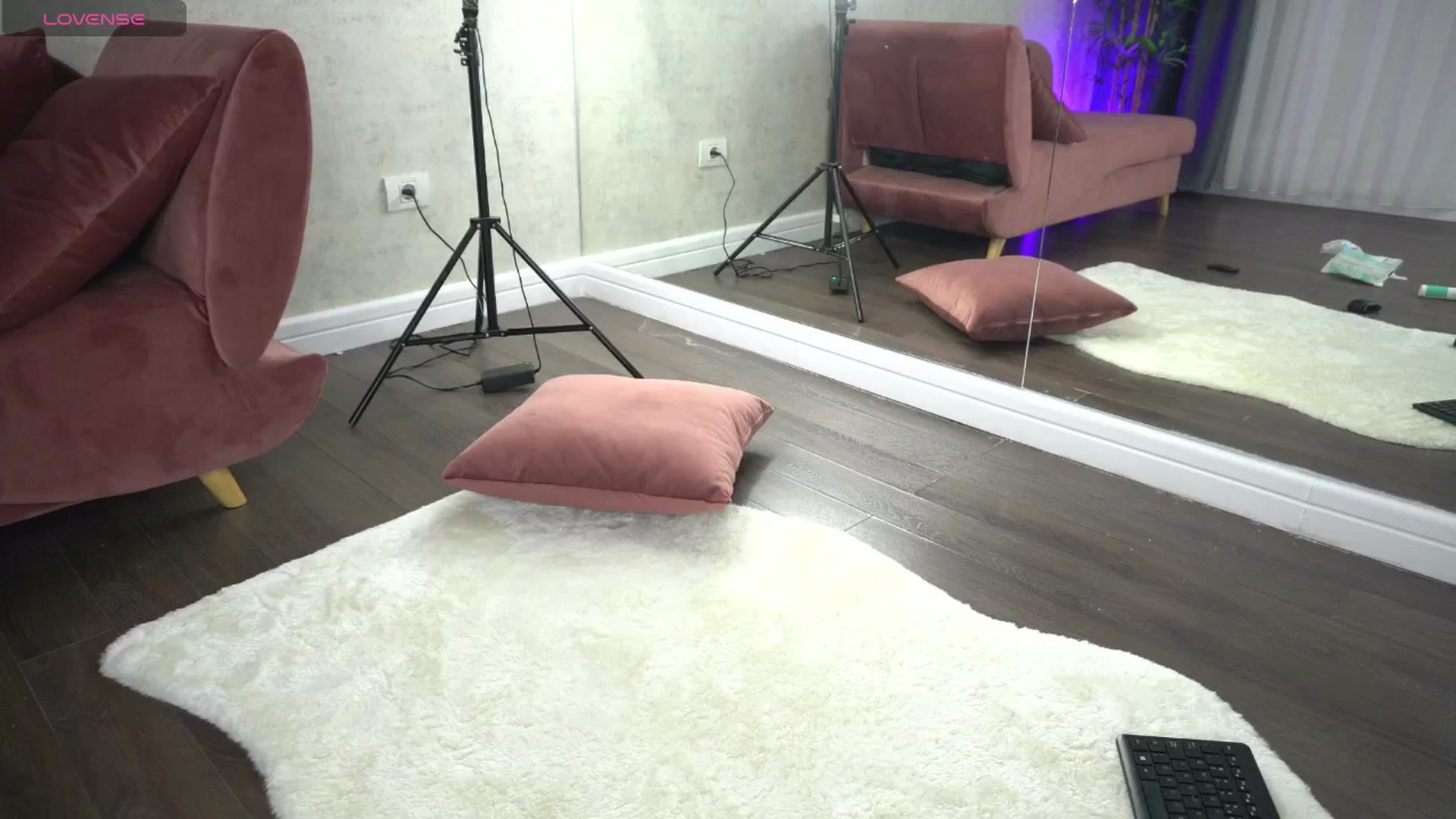 Gallery image thumbnail from Ellaacandy's myfreecams stream on, 06/13/2025, 11:28 image 1 of 20