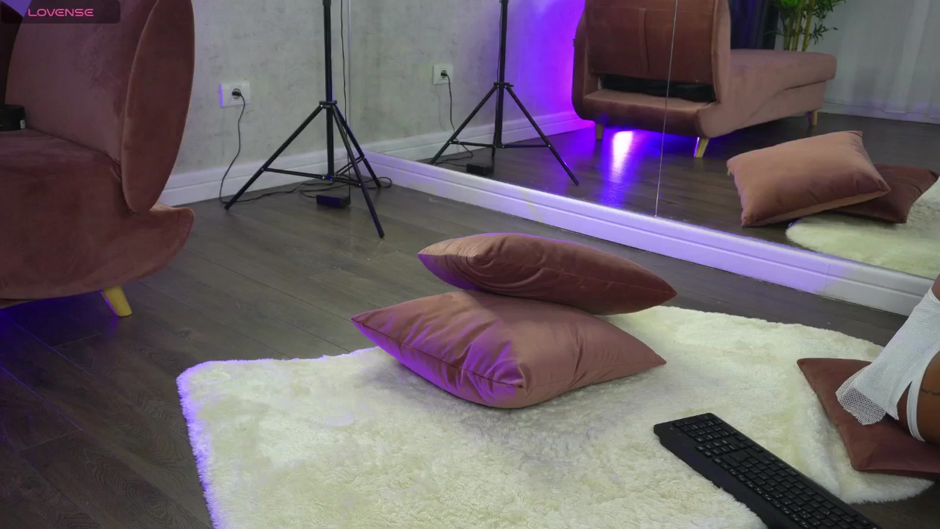 Gallery image thumbnail from Ellaacandy's myfreecams stream on, 06/26/2025, 10:19 image 11 of 20