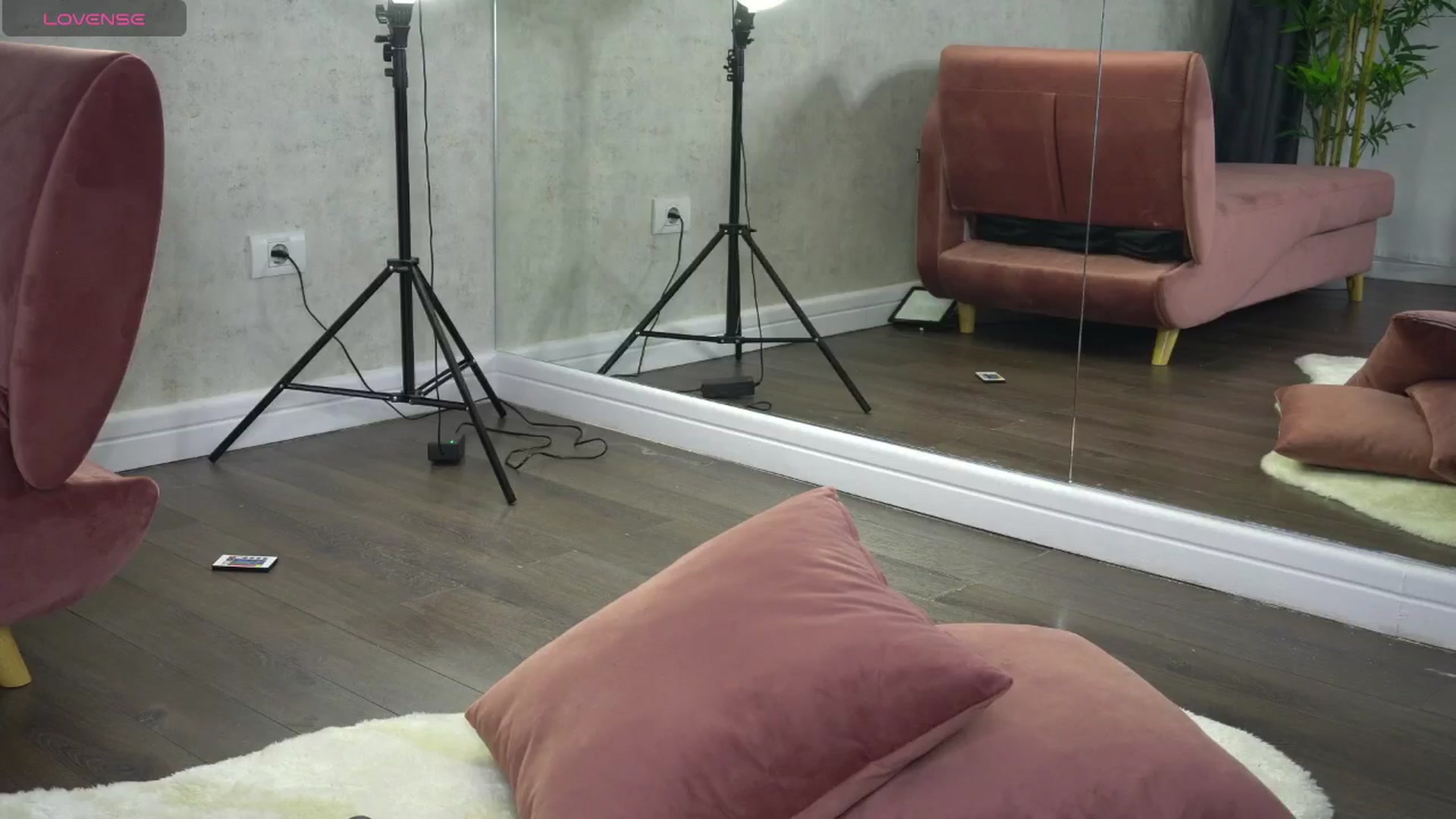 Gallery image thumbnail from Ellaacandy's myfreecams stream on, 06/28/2025, 12:41 image 16 of 20
