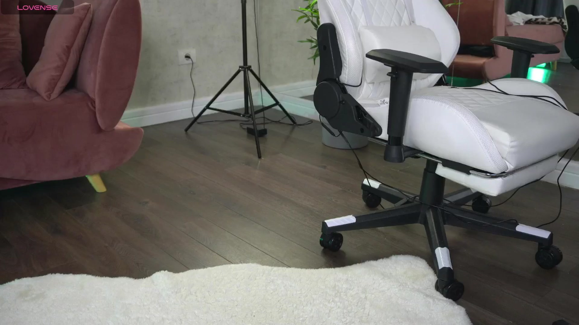 Gallery image thumbnail from Ellaacandy's myfreecams stream on, 07/22/2025, 14:34 image 19 of 20