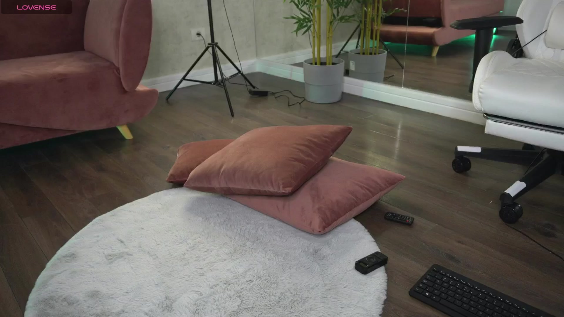 Gallery image thumbnail from Ellaacandy's myfreecams stream on, 07/28/2025, 14:52 image 8 of 20