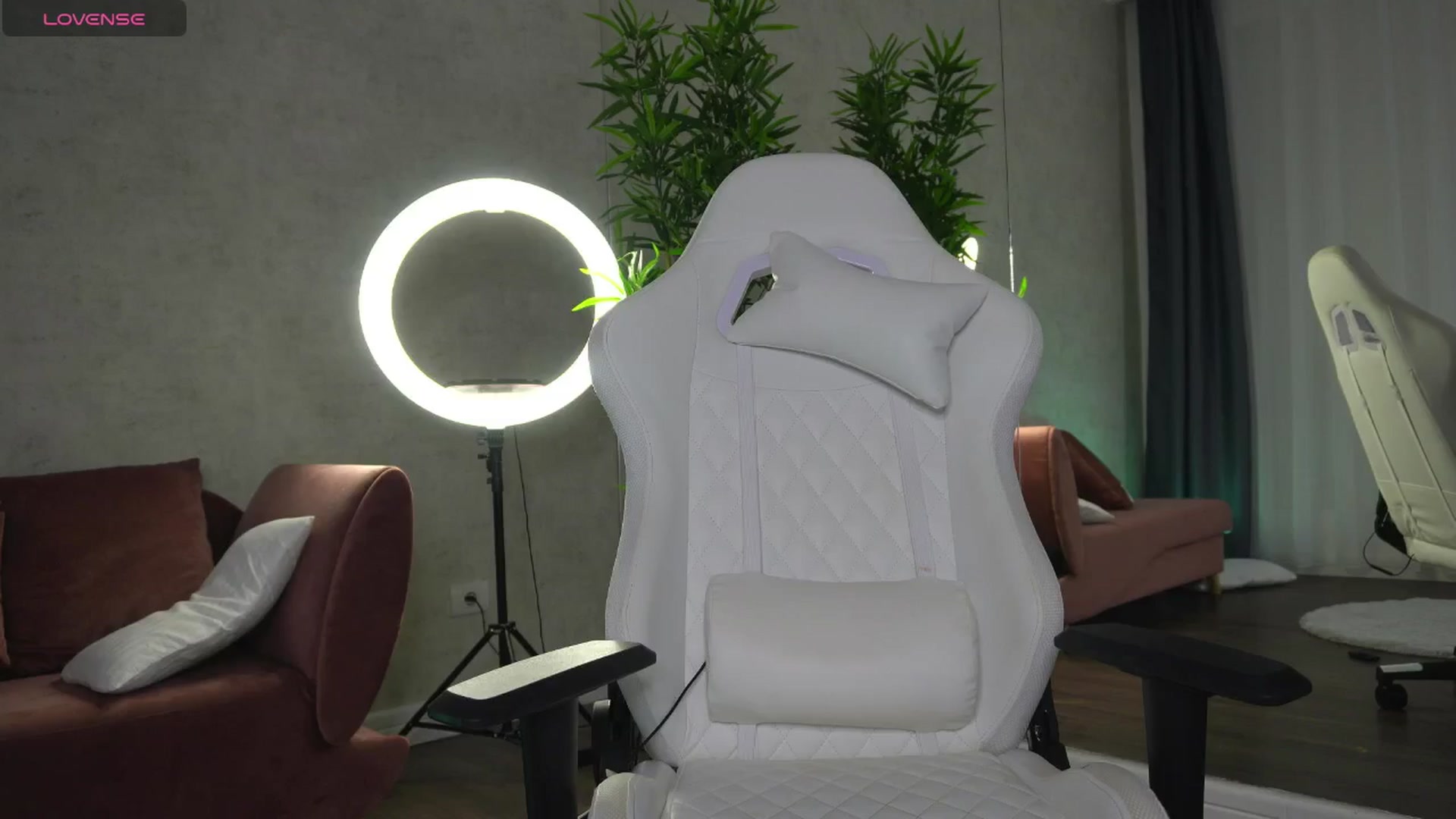 Gallery image thumbnail from Ellaacandy's myfreecams stream on, 08/03/2025, 14:08 image 8 of 20