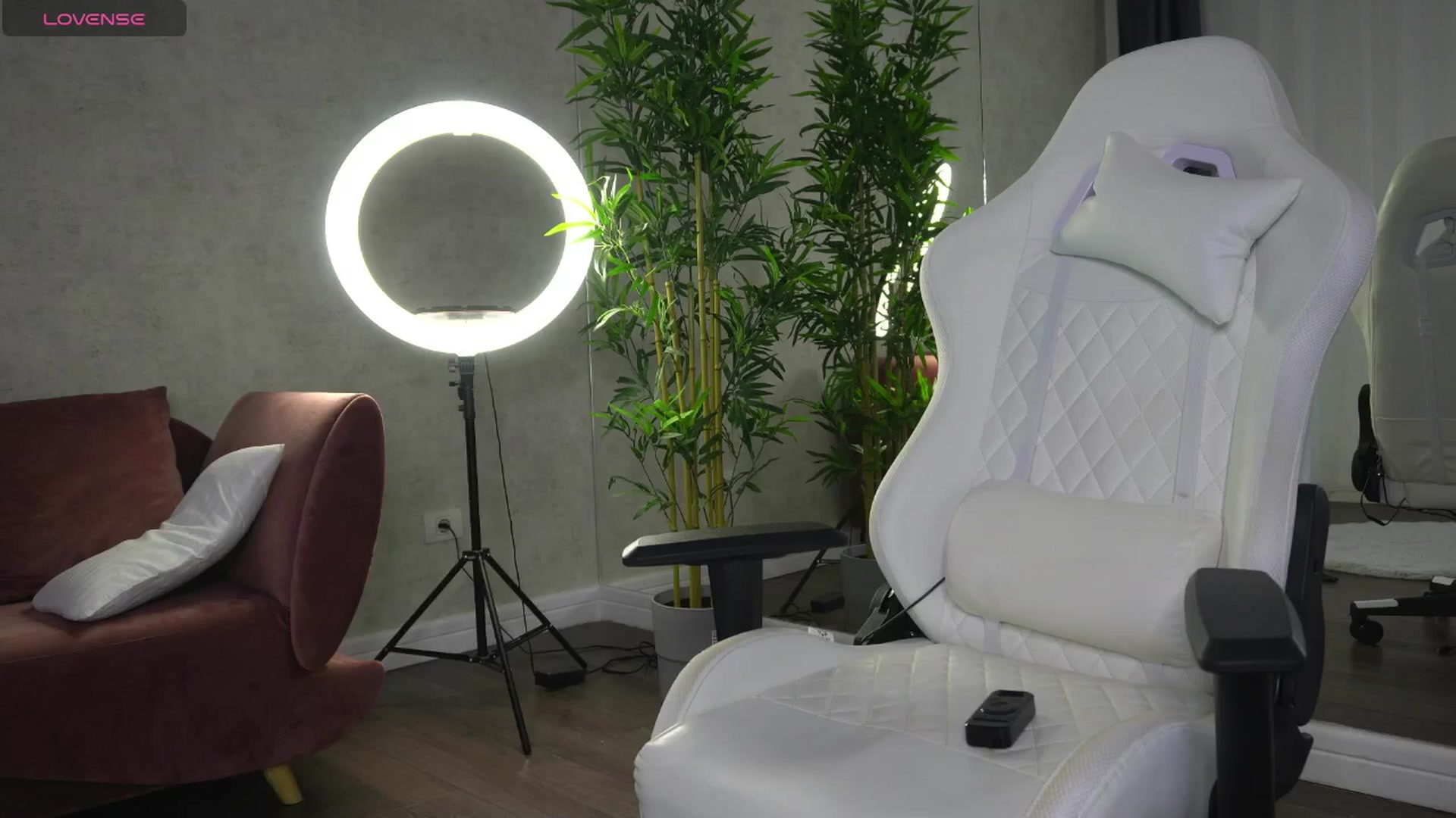 Gallery image thumbnail from Ellaacandy's myfreecams stream on, 08/03/2025, 14:08 image 1 of 20