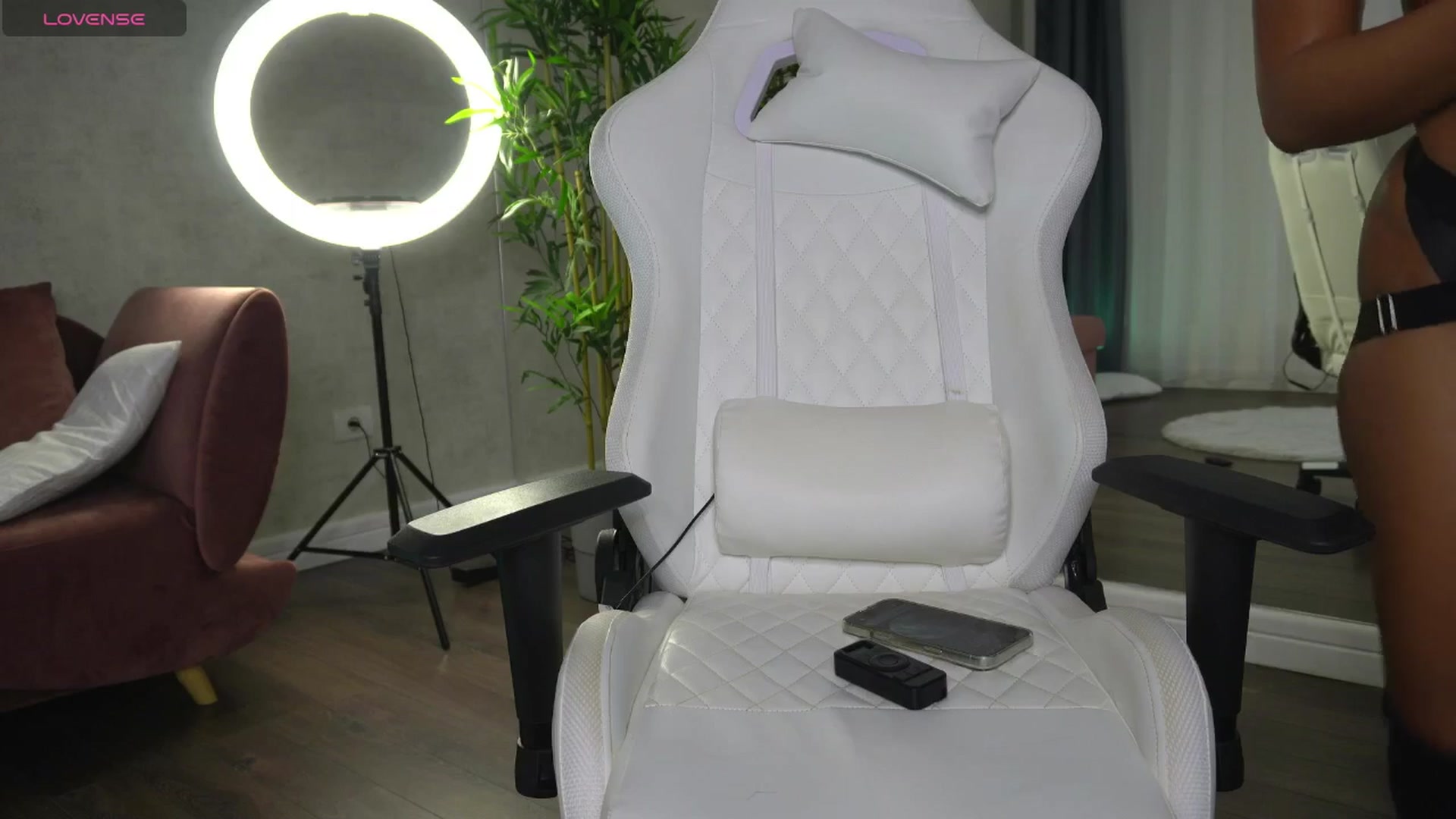 Gallery image thumbnail from Ellaacandy's myfreecams stream on, 08/03/2025, 14:08 image 13 of 20