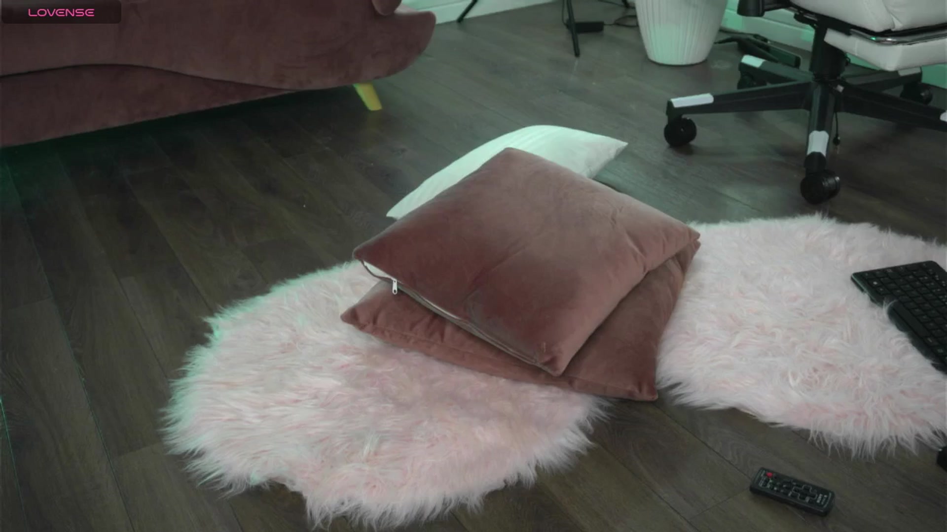 Gallery image thumbnail from Ellaacandy's myfreecams stream on, 08/07/2025, 10:27 image 1 of 20