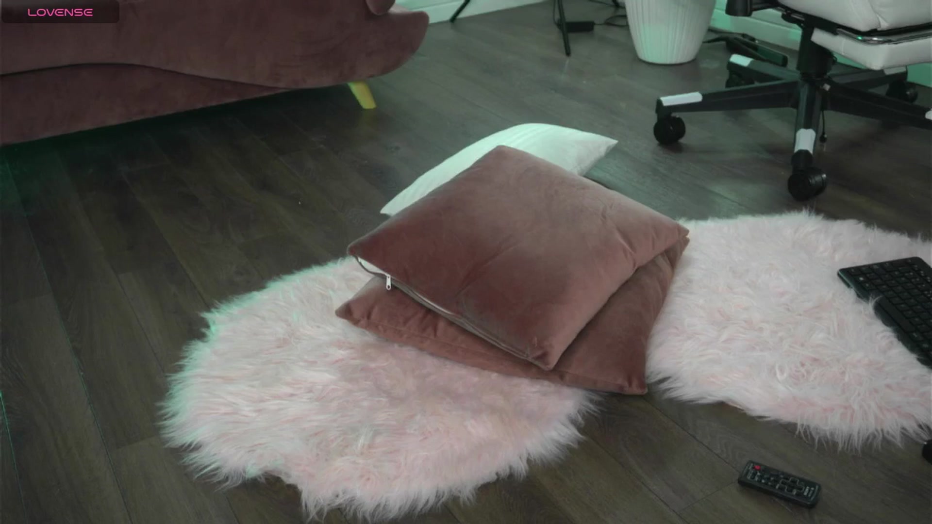 Gallery image thumbnail from Ellaacandy's myfreecams stream on, 08/07/2025, 10:27 image 2 of 20