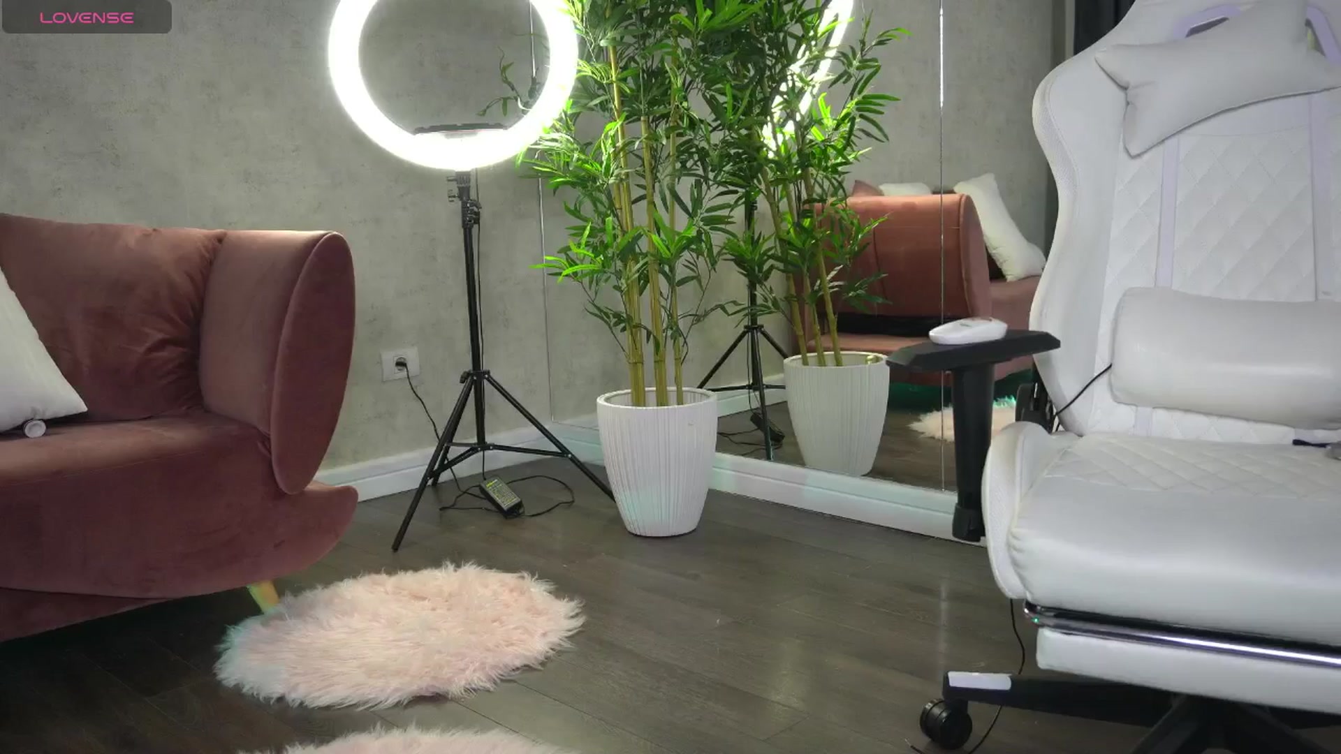 Gallery image thumbnail from Ellaacandy's myfreecams stream on, 08/11/2025, 13:34 image 1 of 20