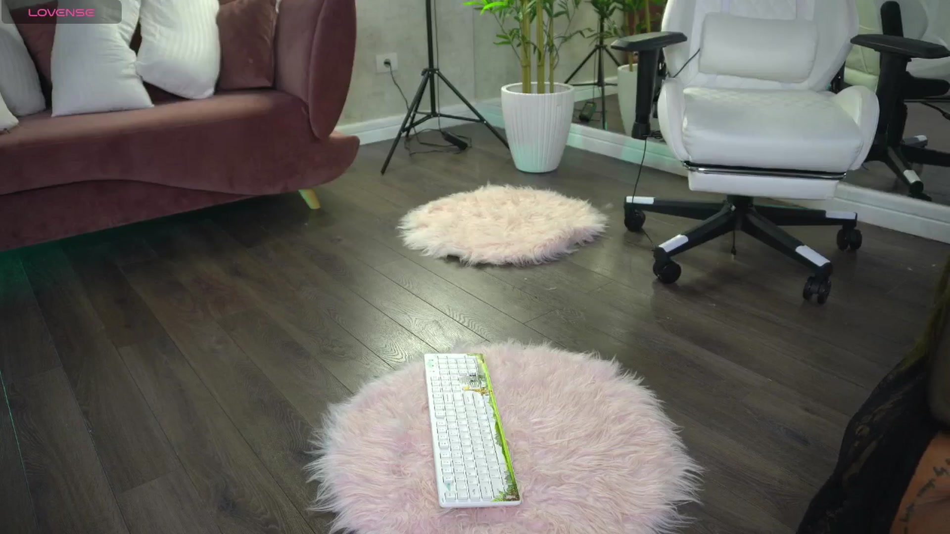 Gallery image thumbnail from Ellaacandy's myfreecams stream on, 08/16/2025, 14:10 image 16 of 20